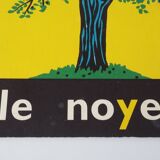 Reading image: the walnut tree