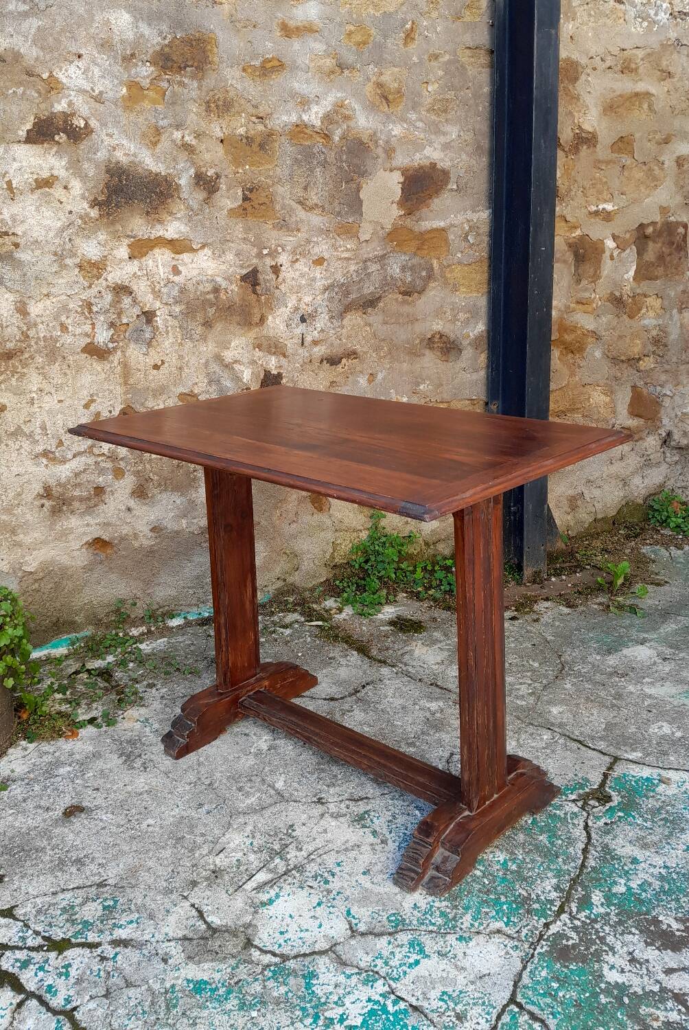 Bistro table