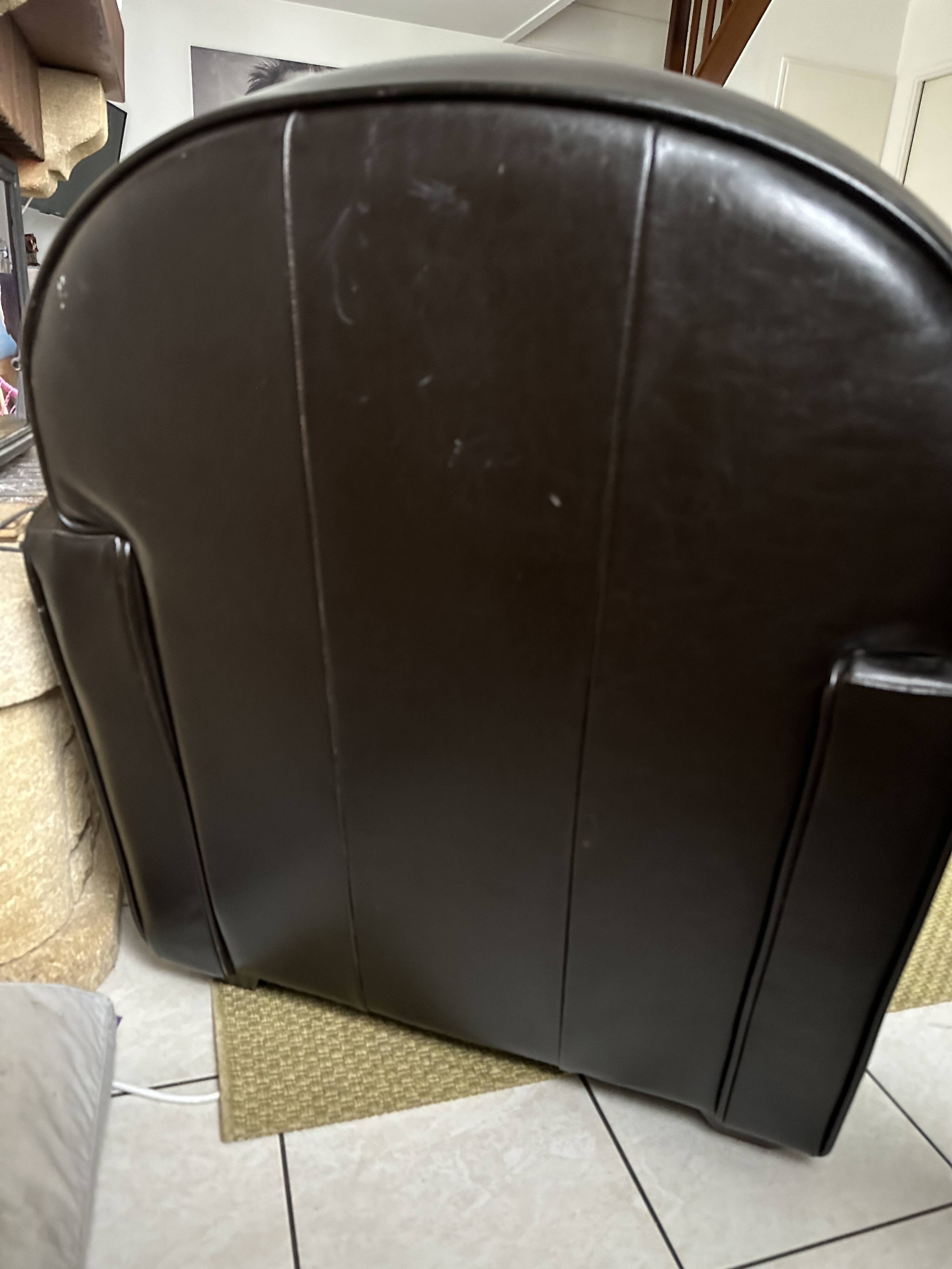 Genuine leather club chair