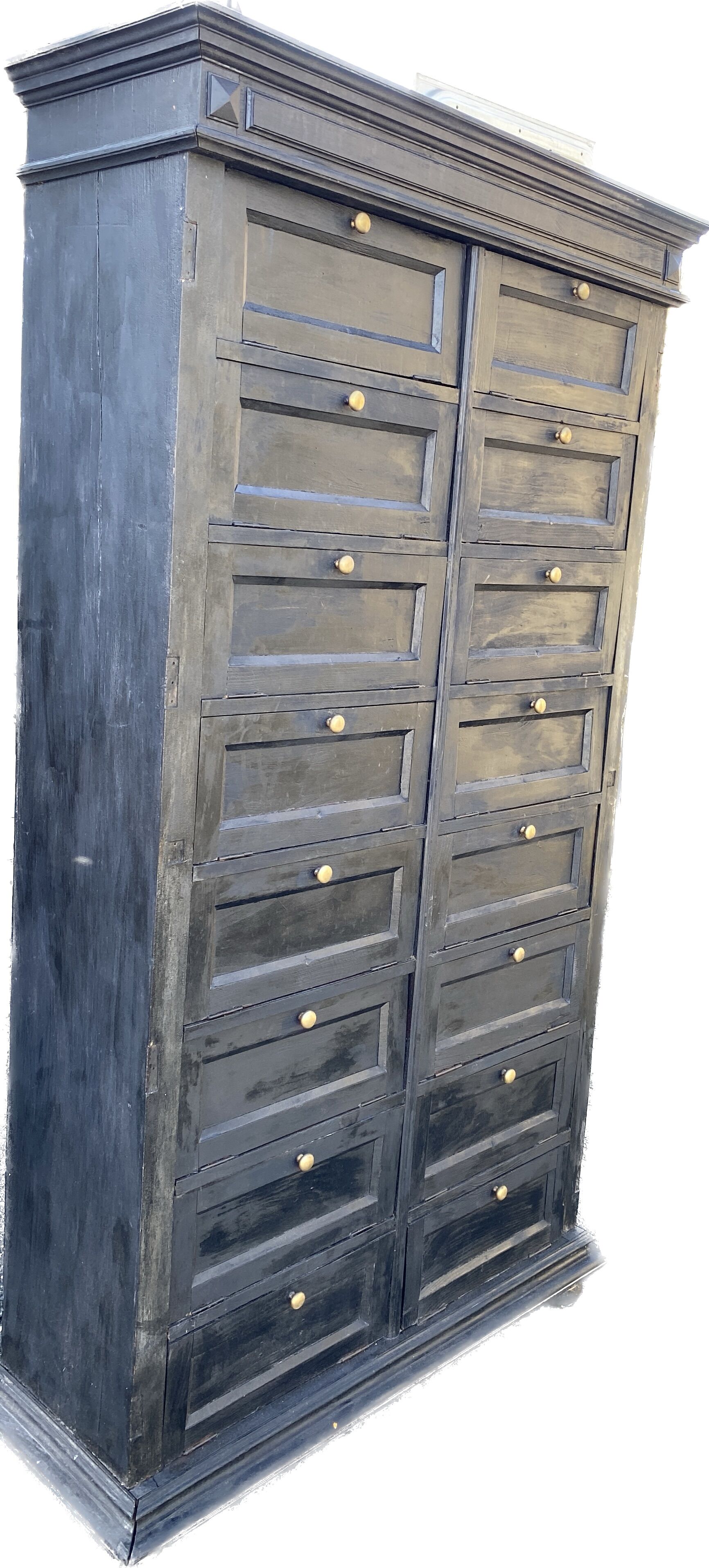 Notary valve cabinet