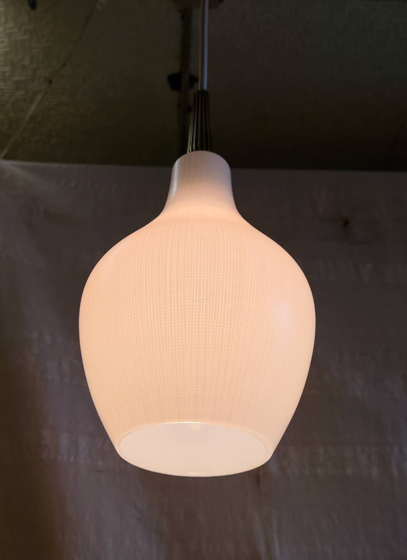 Scandinavian suspension design in white glass and brass - 1950s/60s