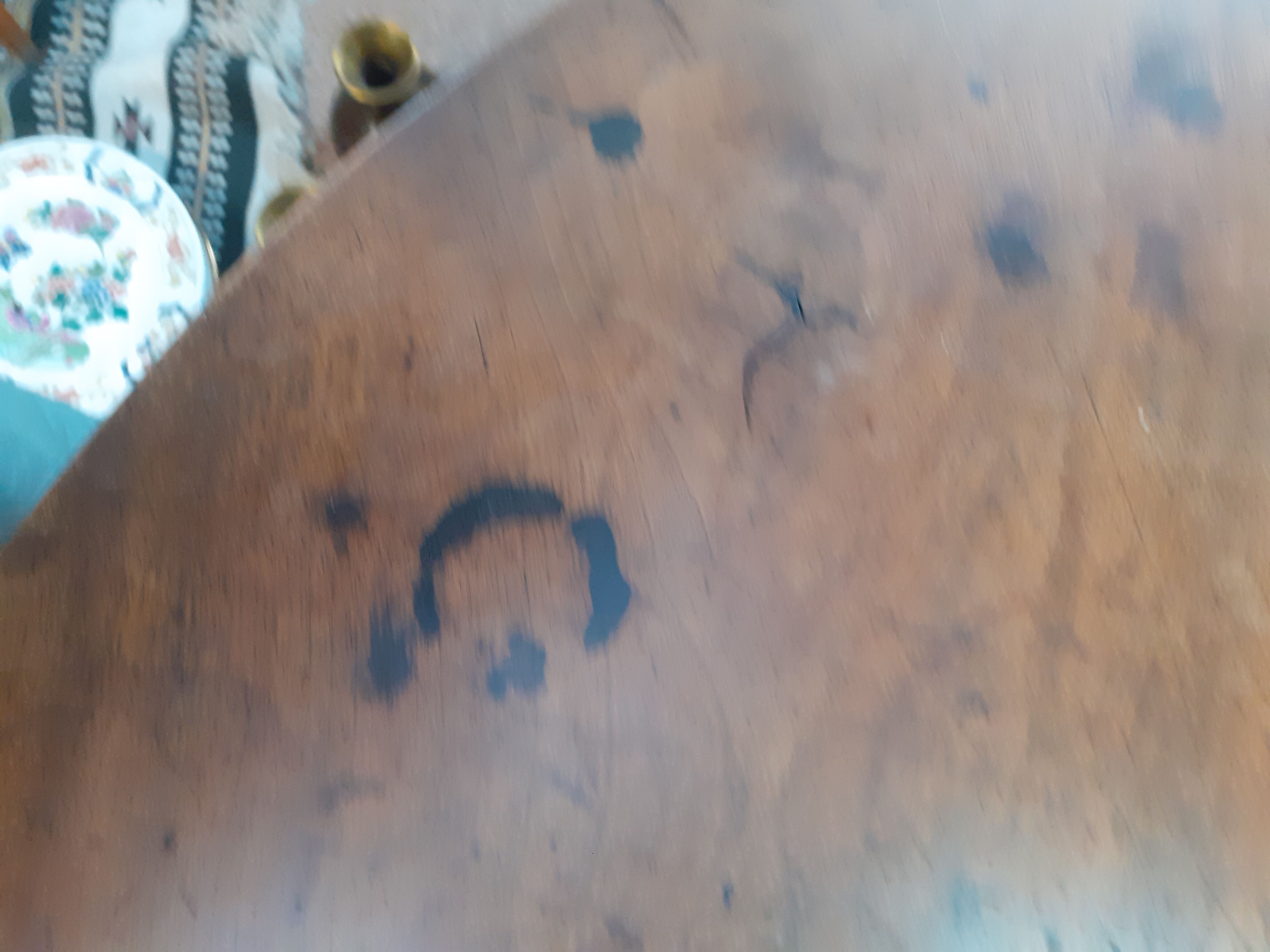 Table demi lune en noyer