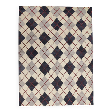 Tapis Kilim en laine crème et marine, motif carreaux losanges moderne, tissage plat, 192 x 160 cm