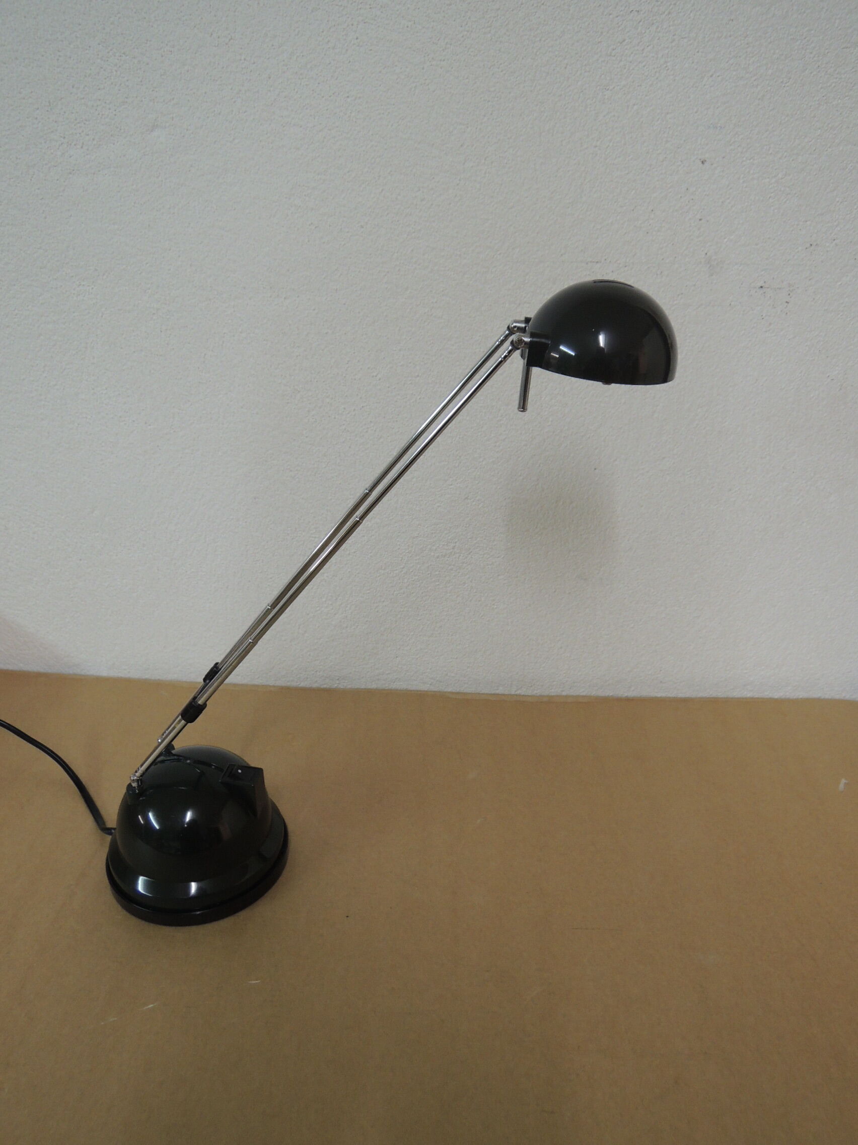 Telescopic desktop lmape