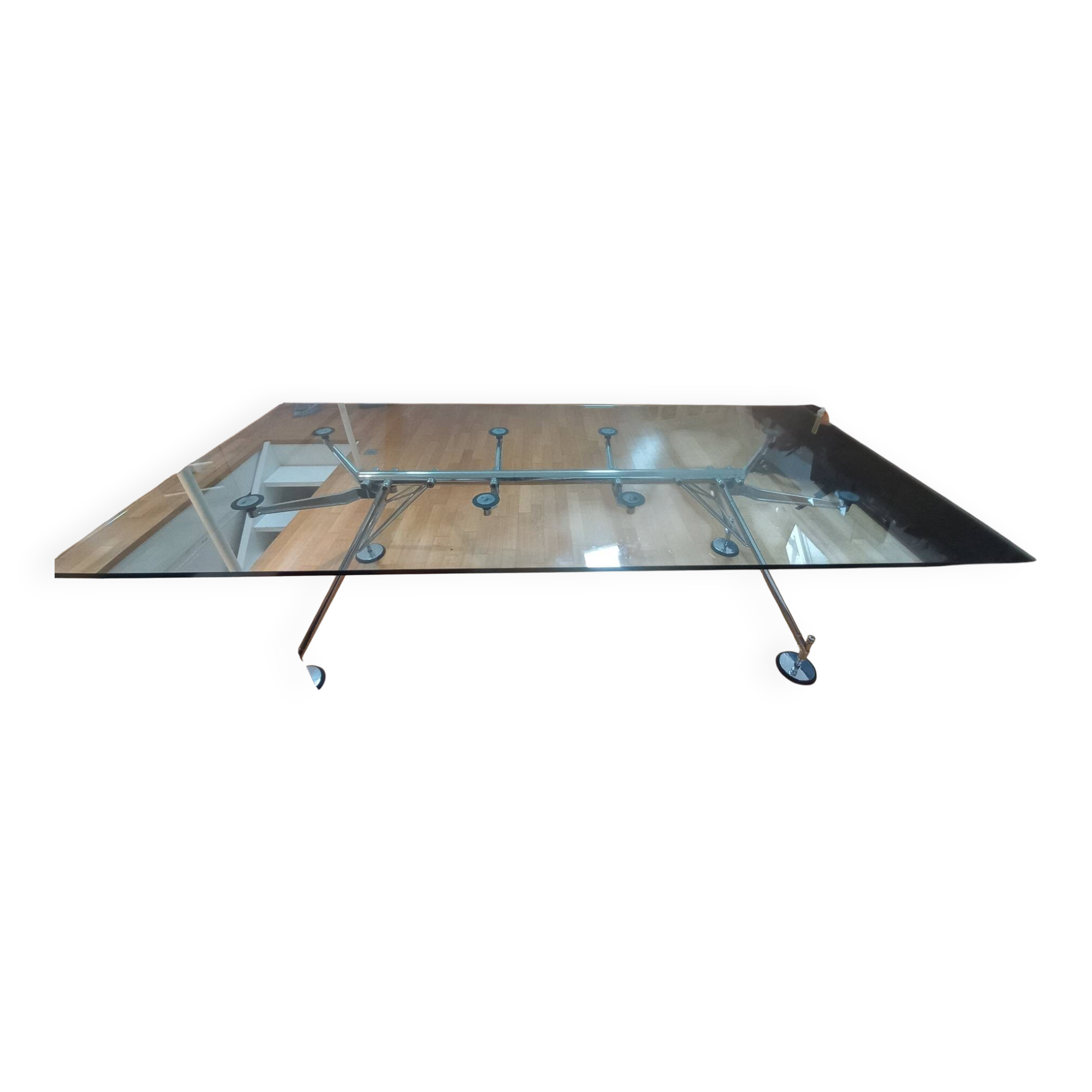 Glass desk Nomos