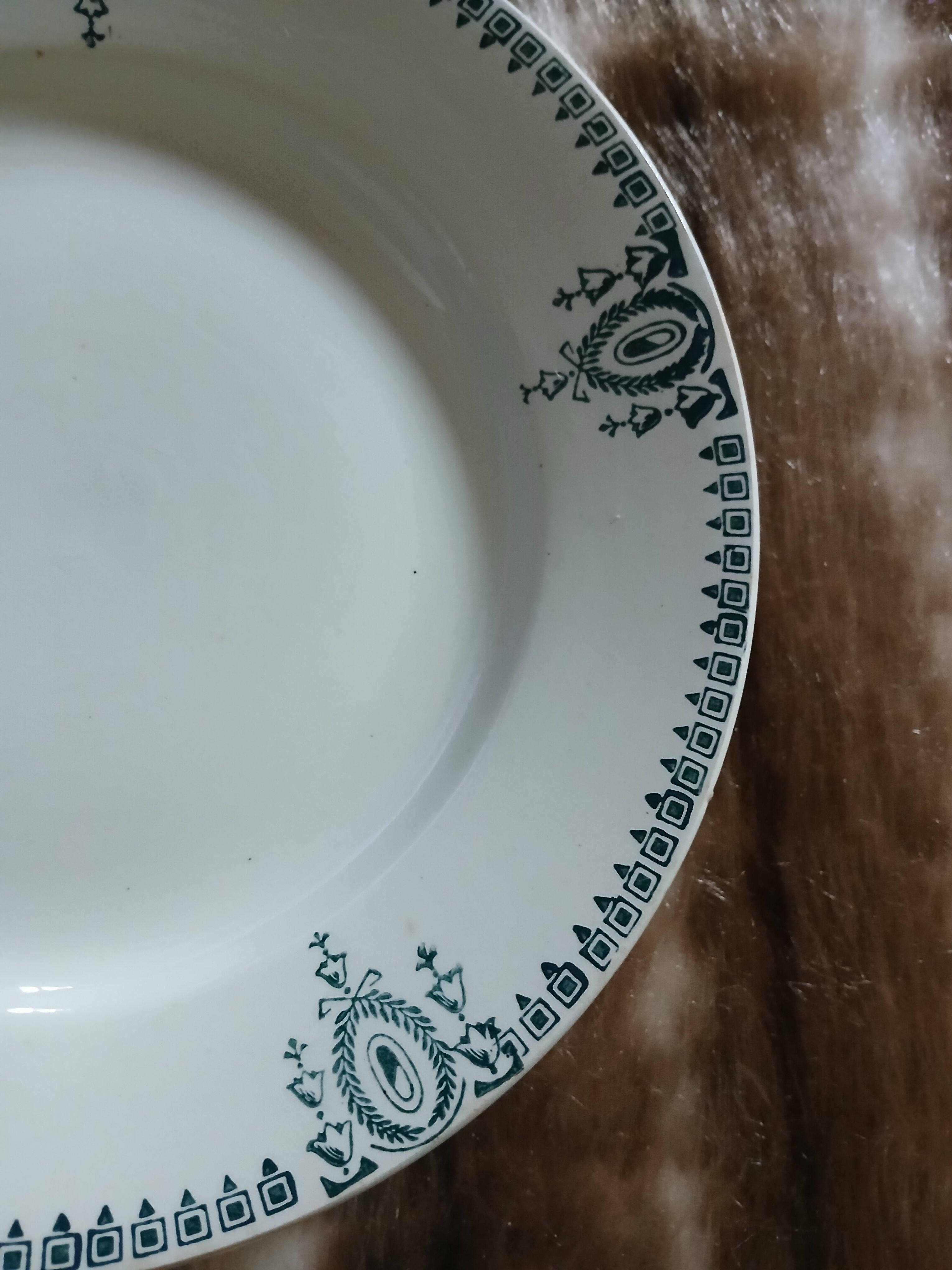 6 antique flat plates in ironstone