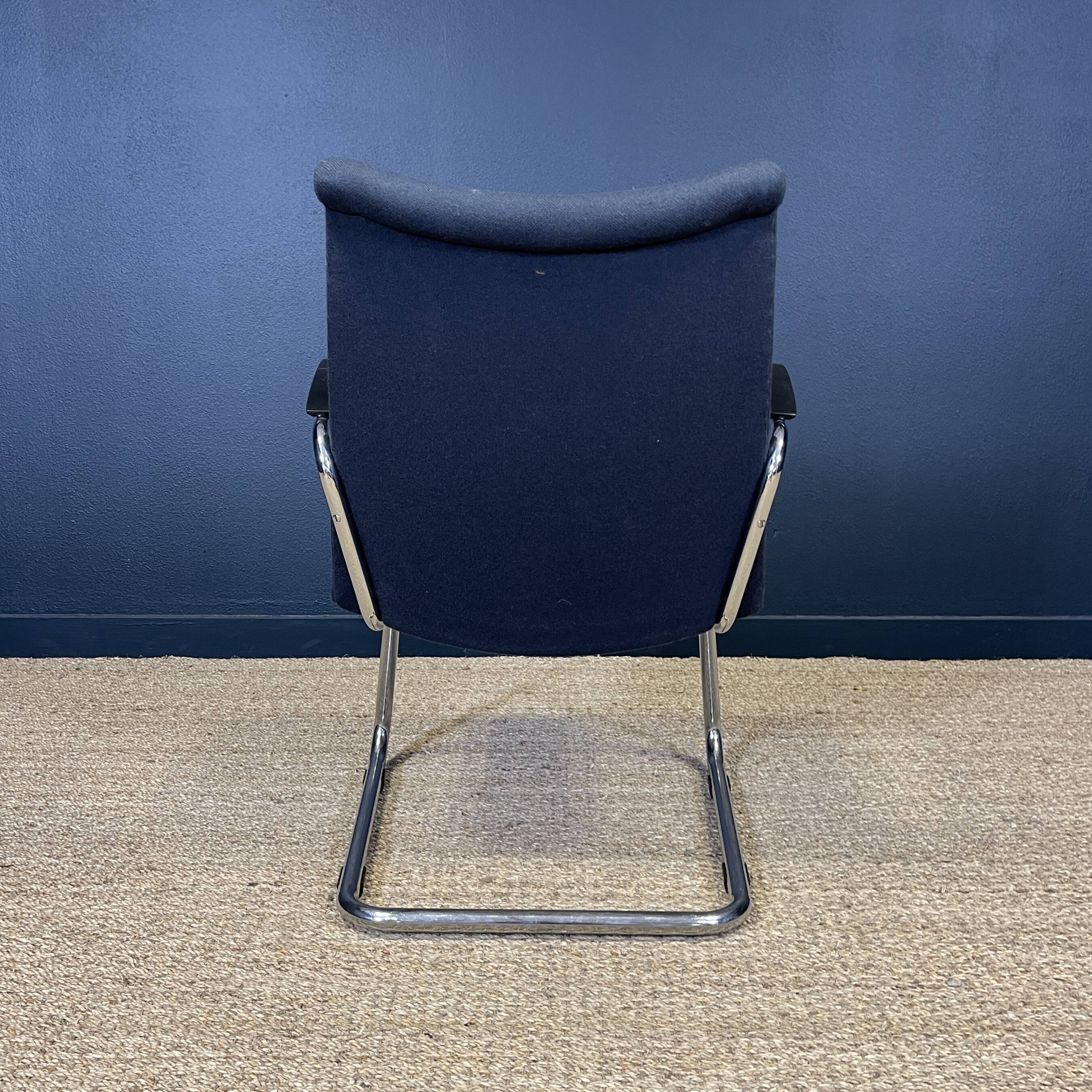 Pair of 2 Cantilever armchairs by Toon de Wit