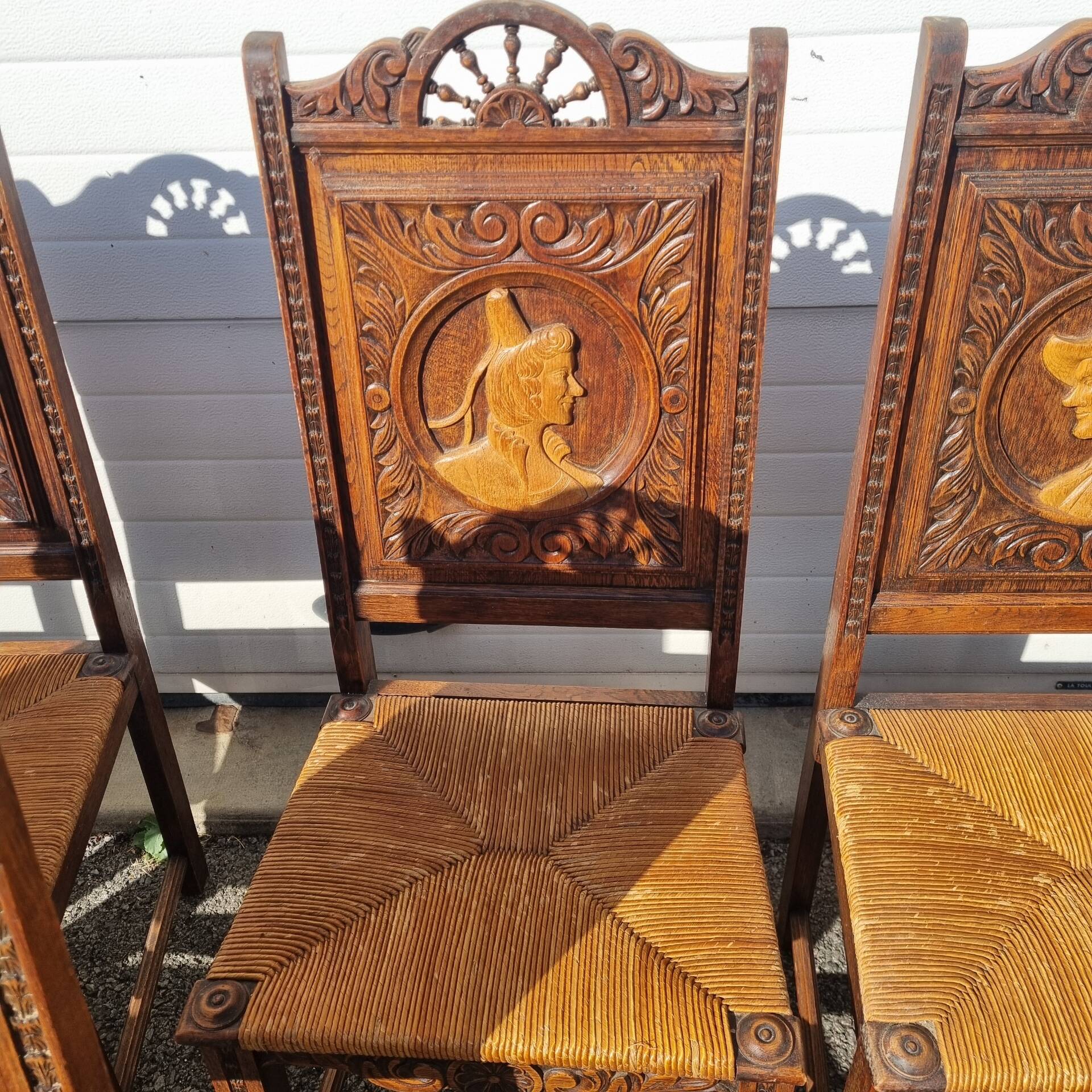 6 chaises bretonne Poulgozic en bois sculpté