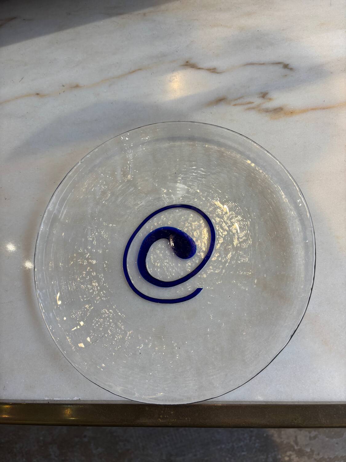 8 vintage blown glass plates with swirl decoration