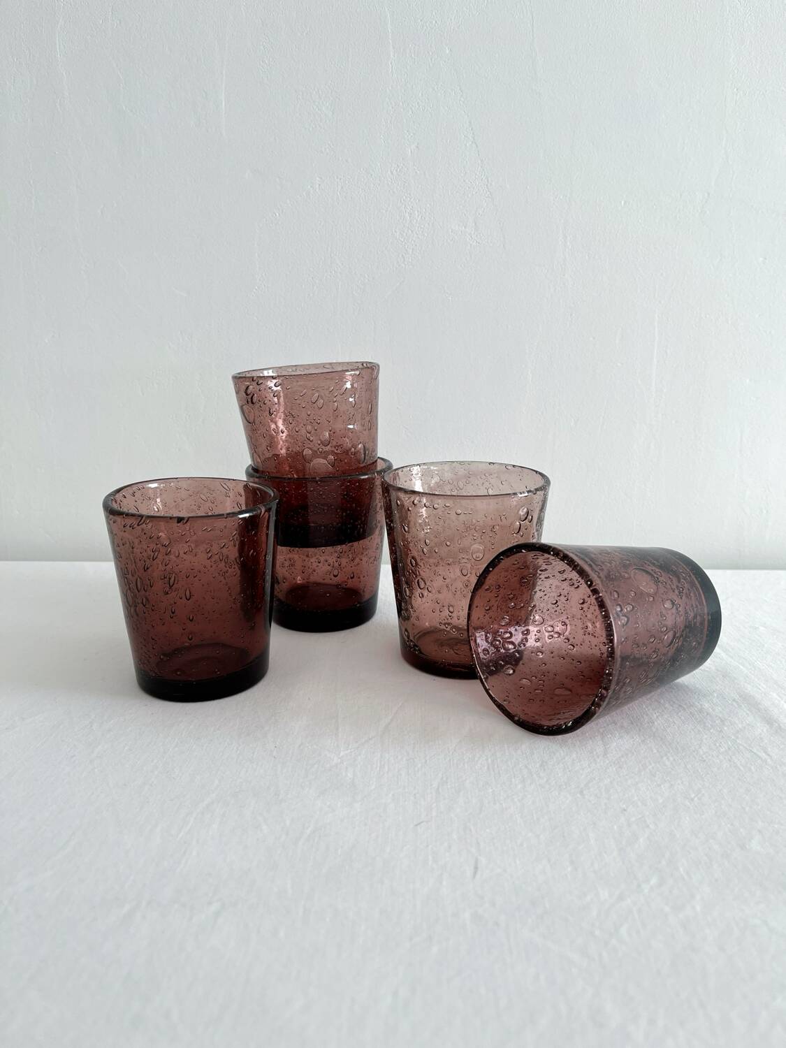 5 gobelets à eau en verre bullé violet vintage