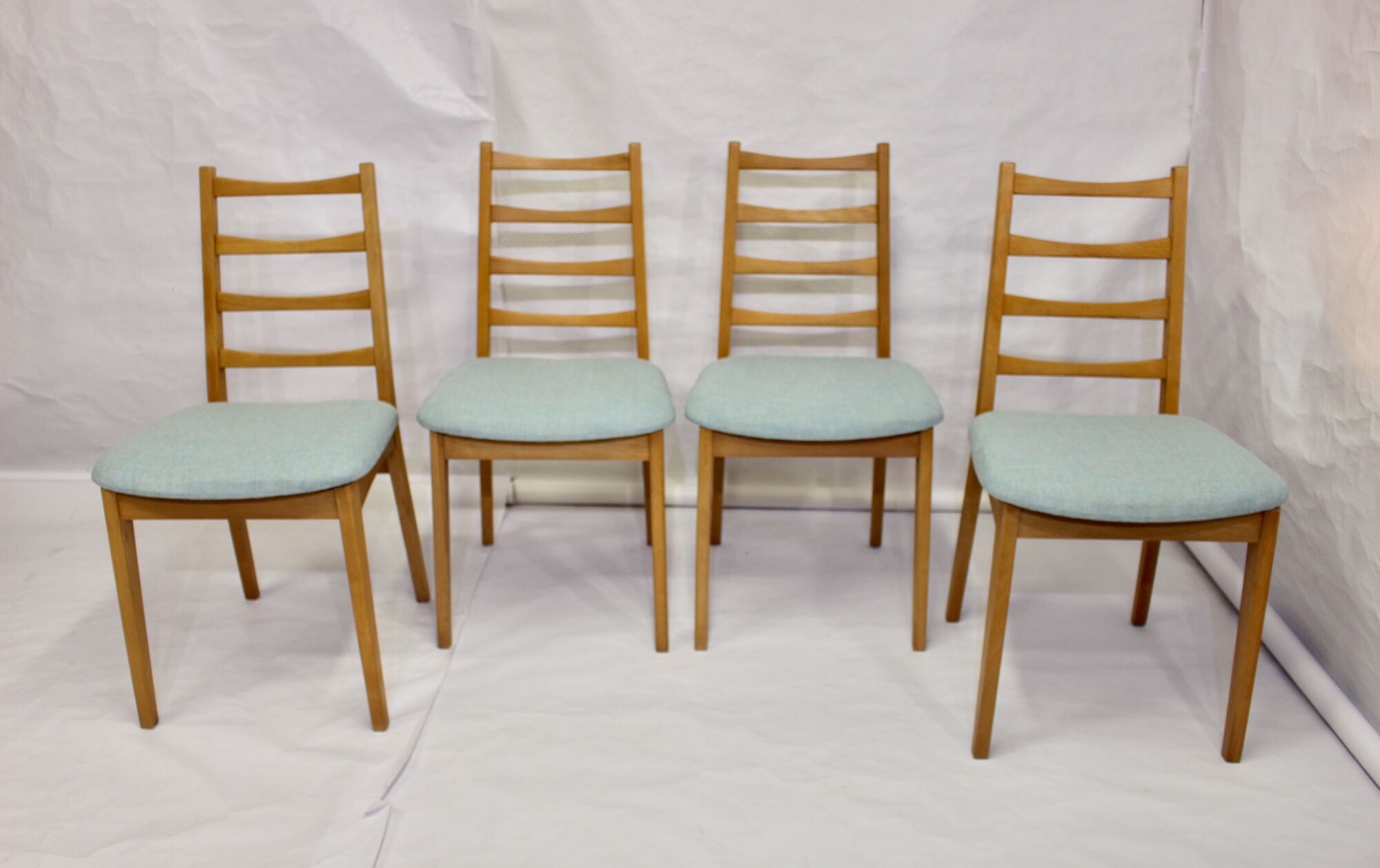 Set of 4 year old Scandinavian chairs restored fabric Edition Lelievre .