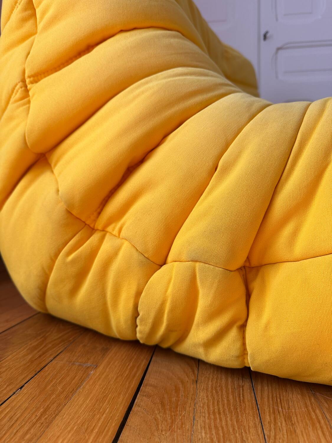 Chauffeuse Togo par Michel Ducaroy pour Ligne Roset