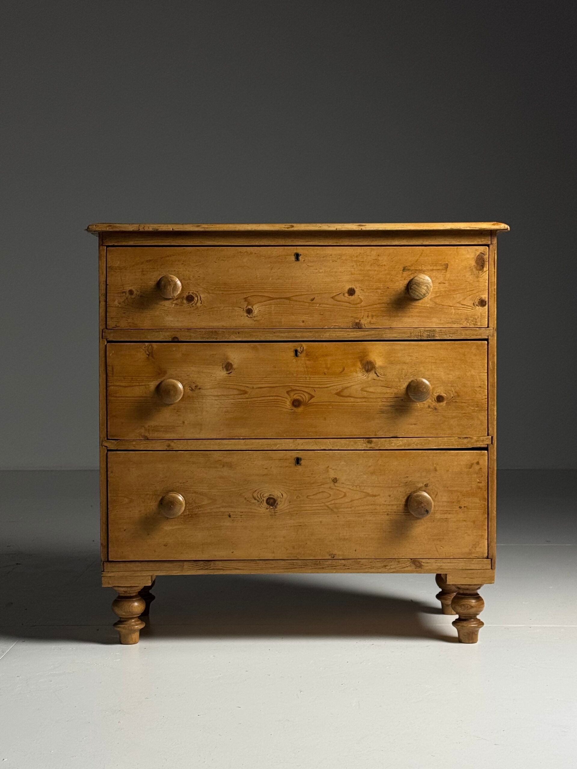 Commode anglaise du 19ème siècle