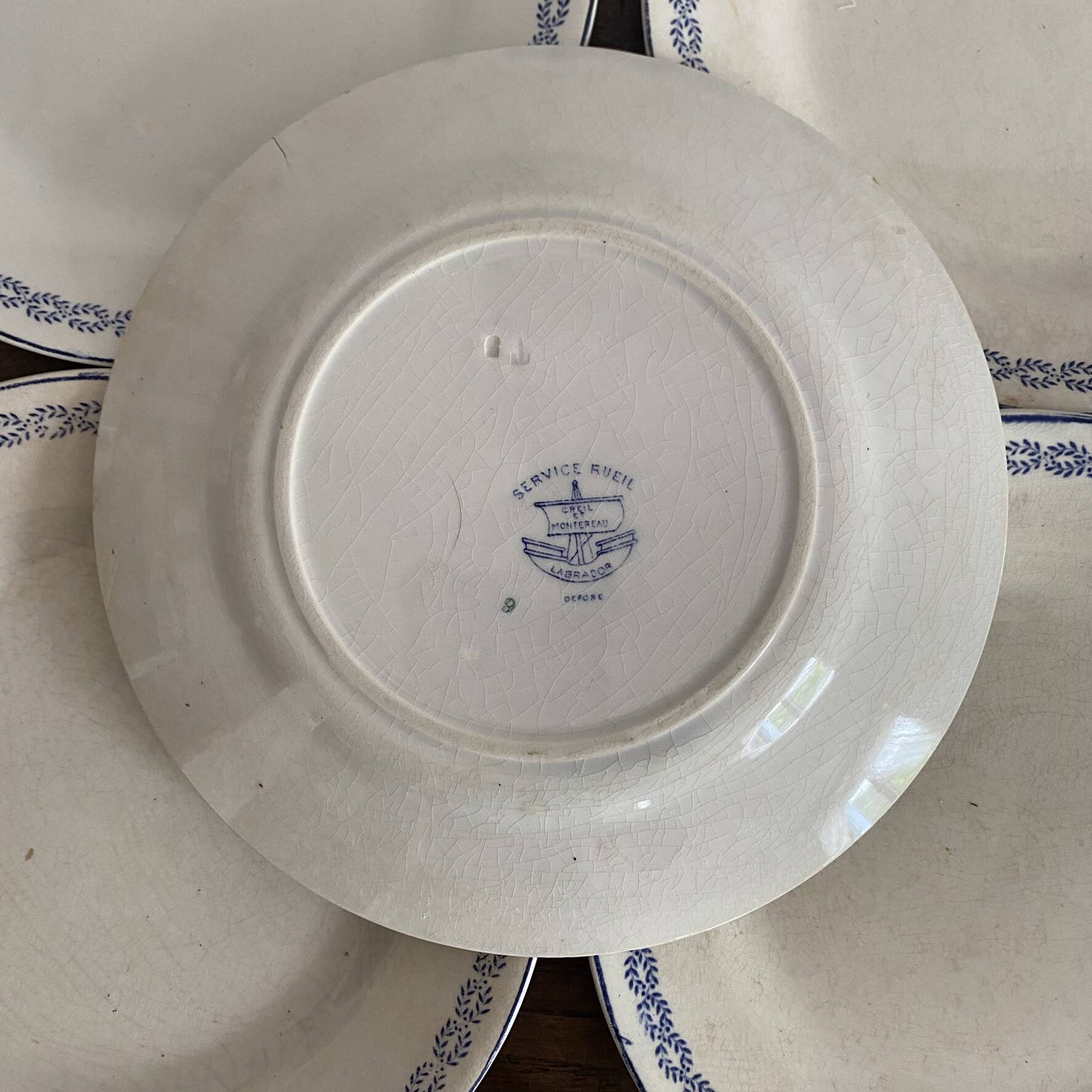 Dessert plates in earthenware from Creil and Montereau Reuil service.