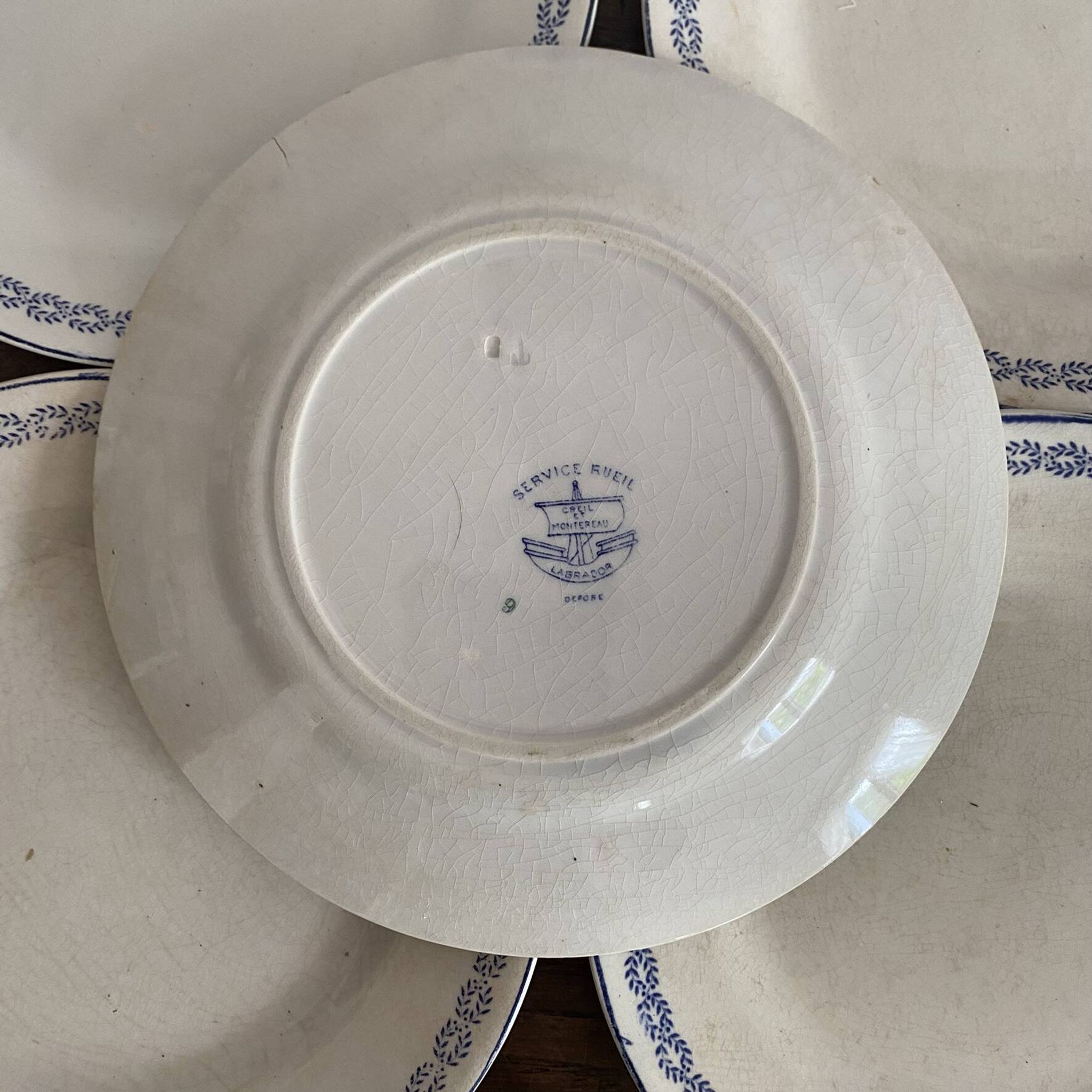 Dessert plates in earthenware from Creil and Montereau Reuil service.