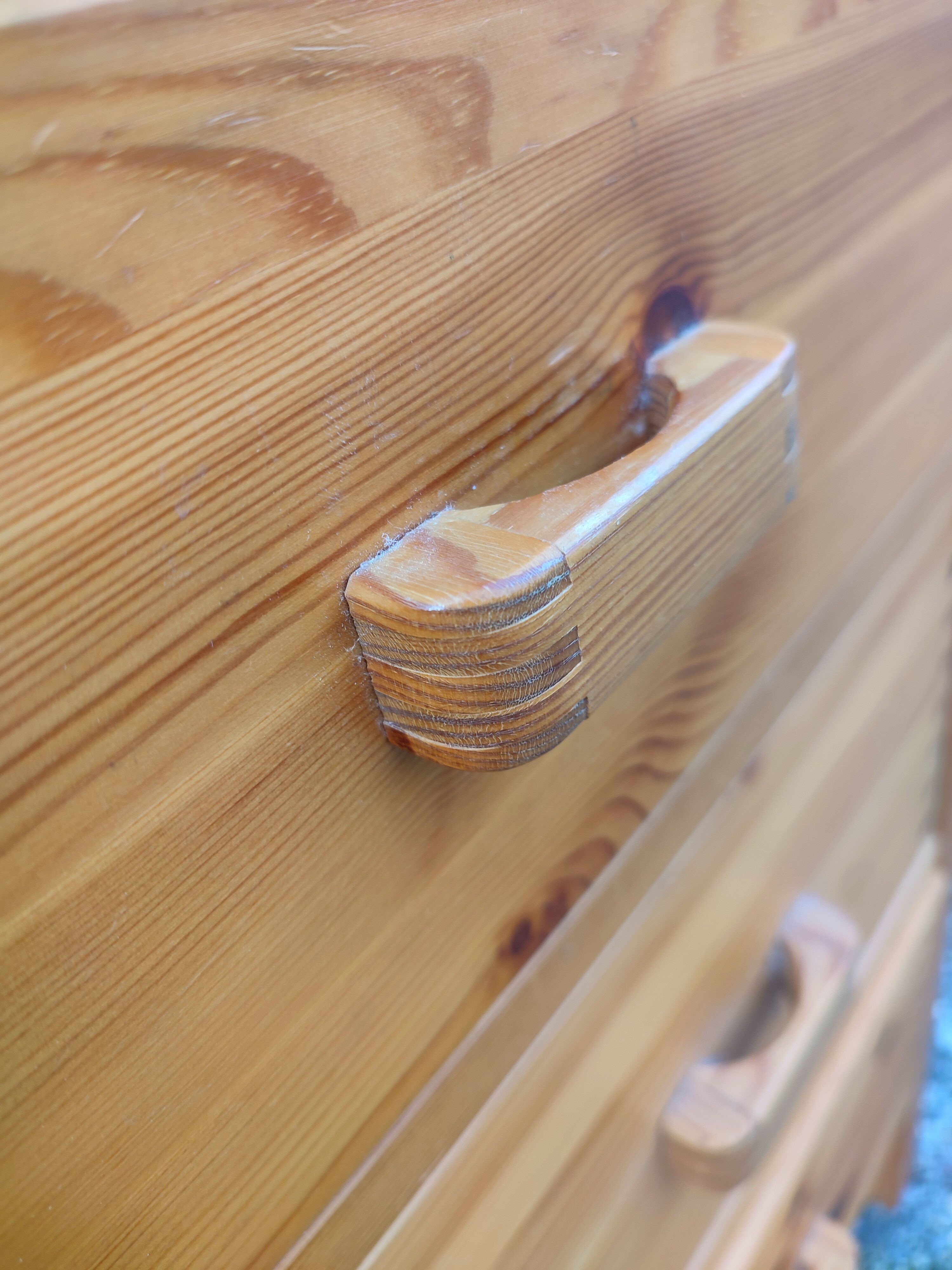 Vintage pine chest of drawers