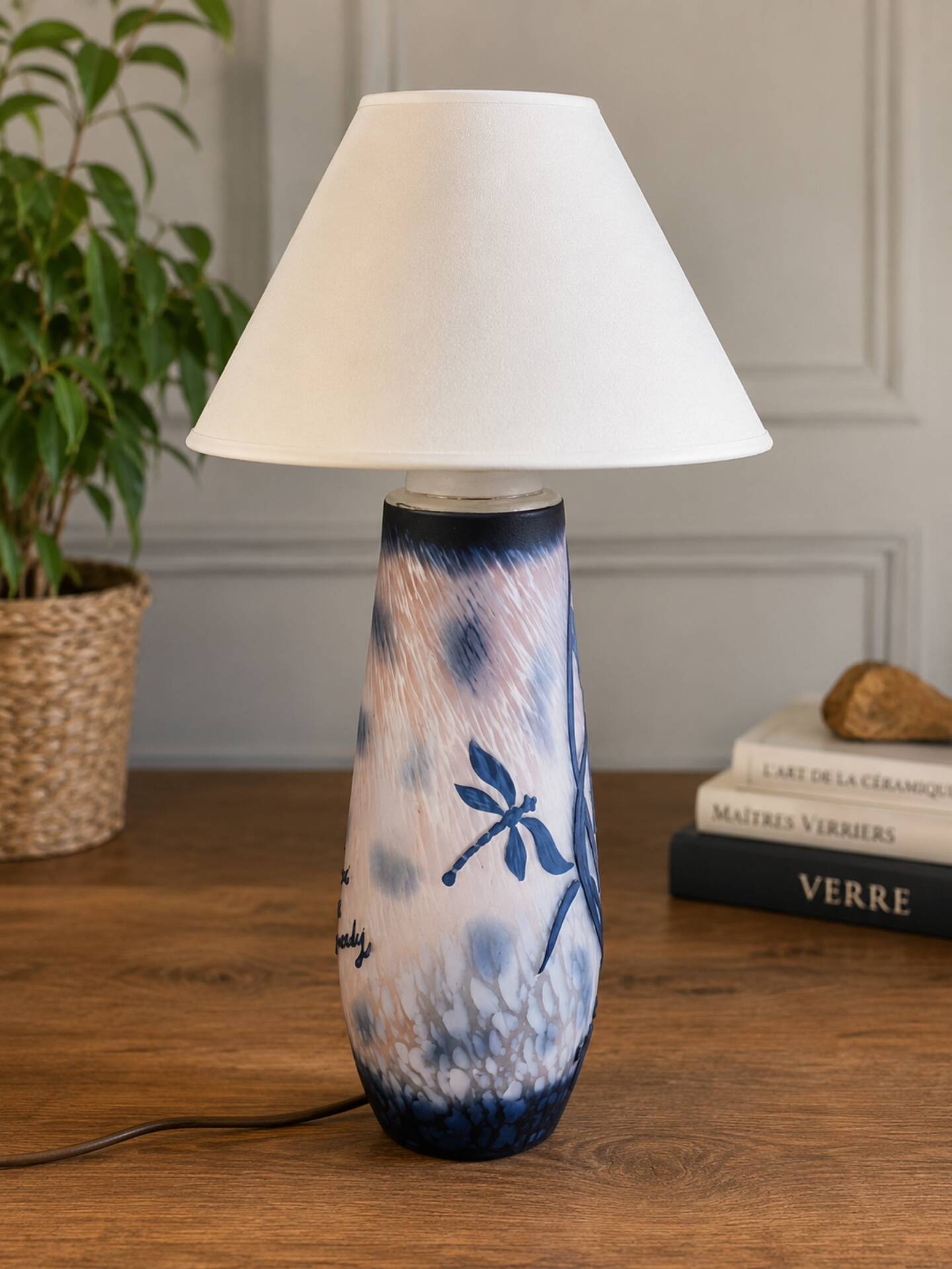 Table lamp