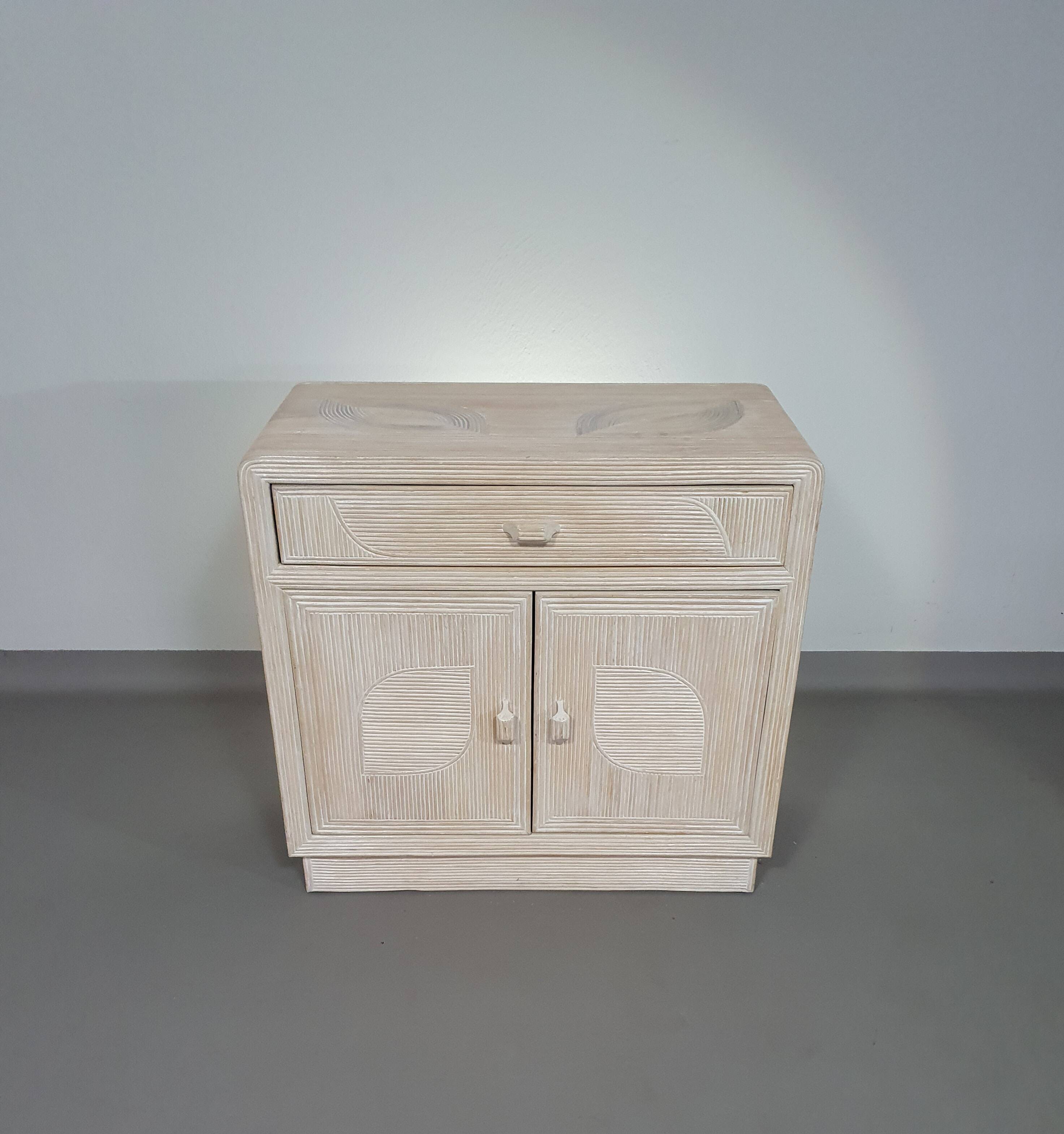 Split reed side board/cabinet 80 x 80 x 40 cm