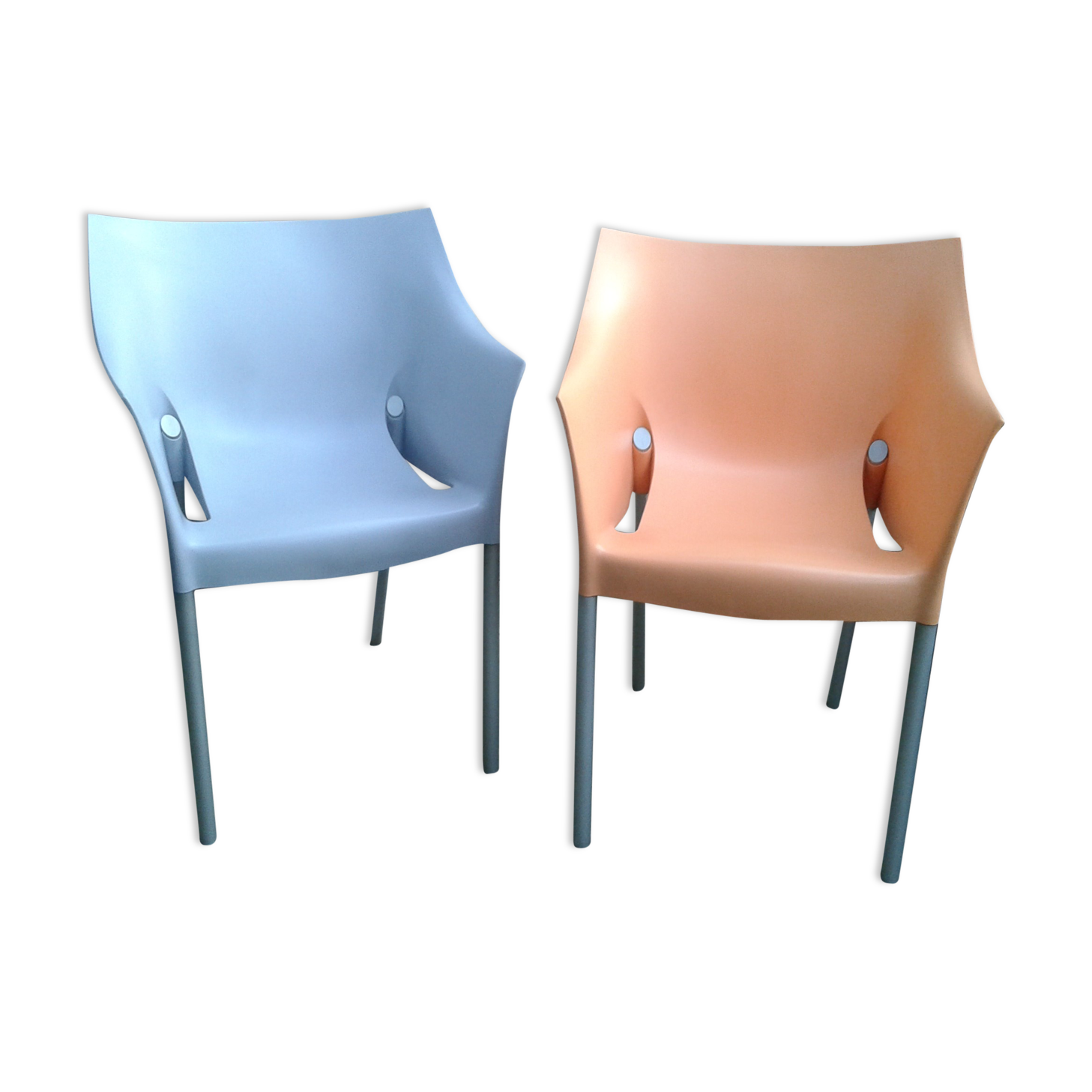 Duo de fauteuils Dr no par Starck