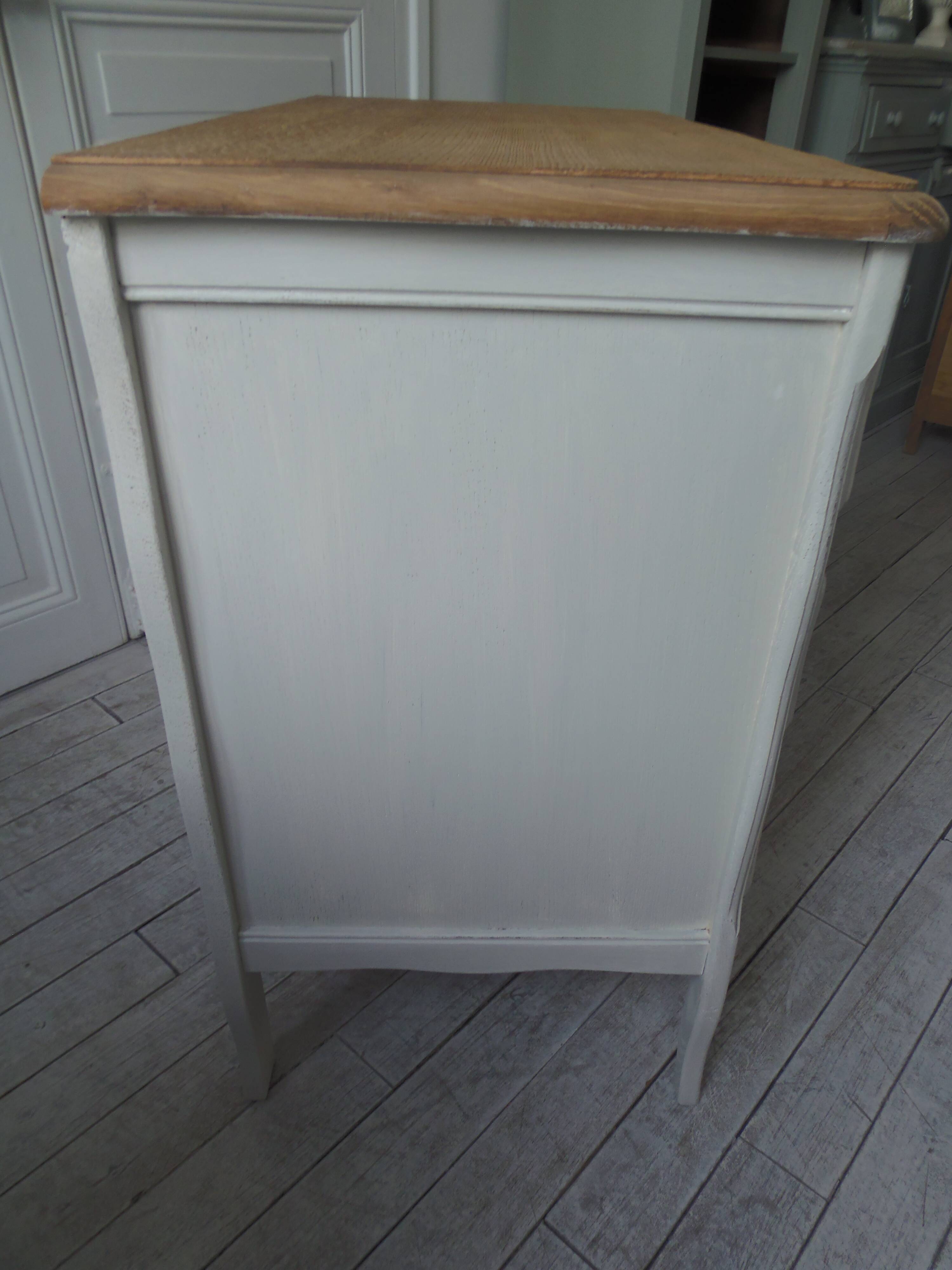 Vintage chest of drawers with pearl gray patina and waxed finish, 3 drawers, wooden top.