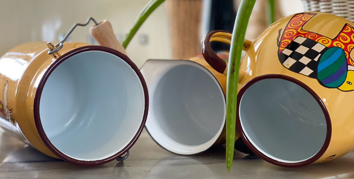 Enamelled sheet metal tea set