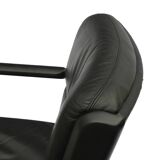 A pair of Bauhaus armchairs, chromed steel tubes, leather, Germany, 1970