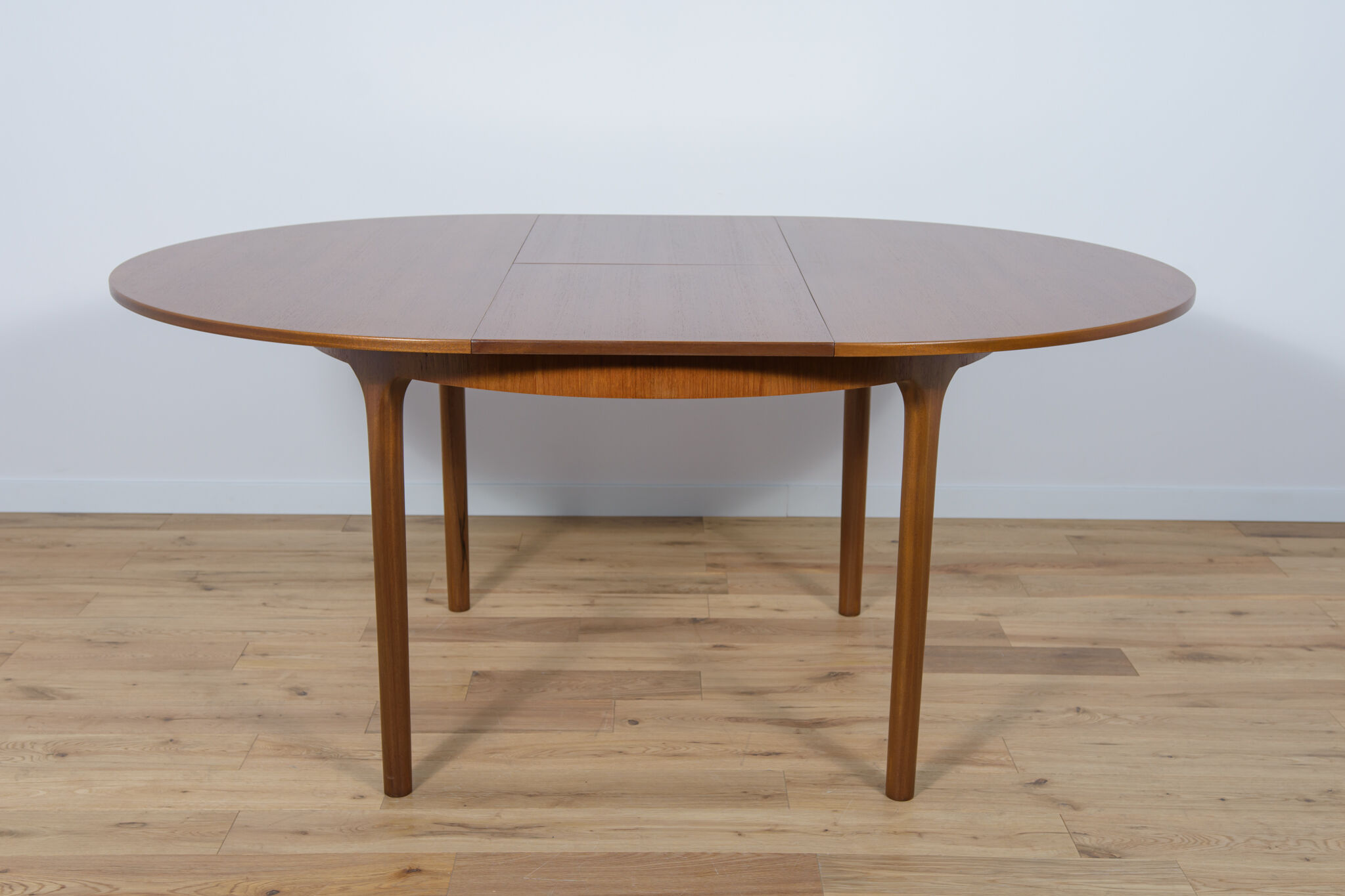 Round Extendable Dining Table from McIntosh, 1960s