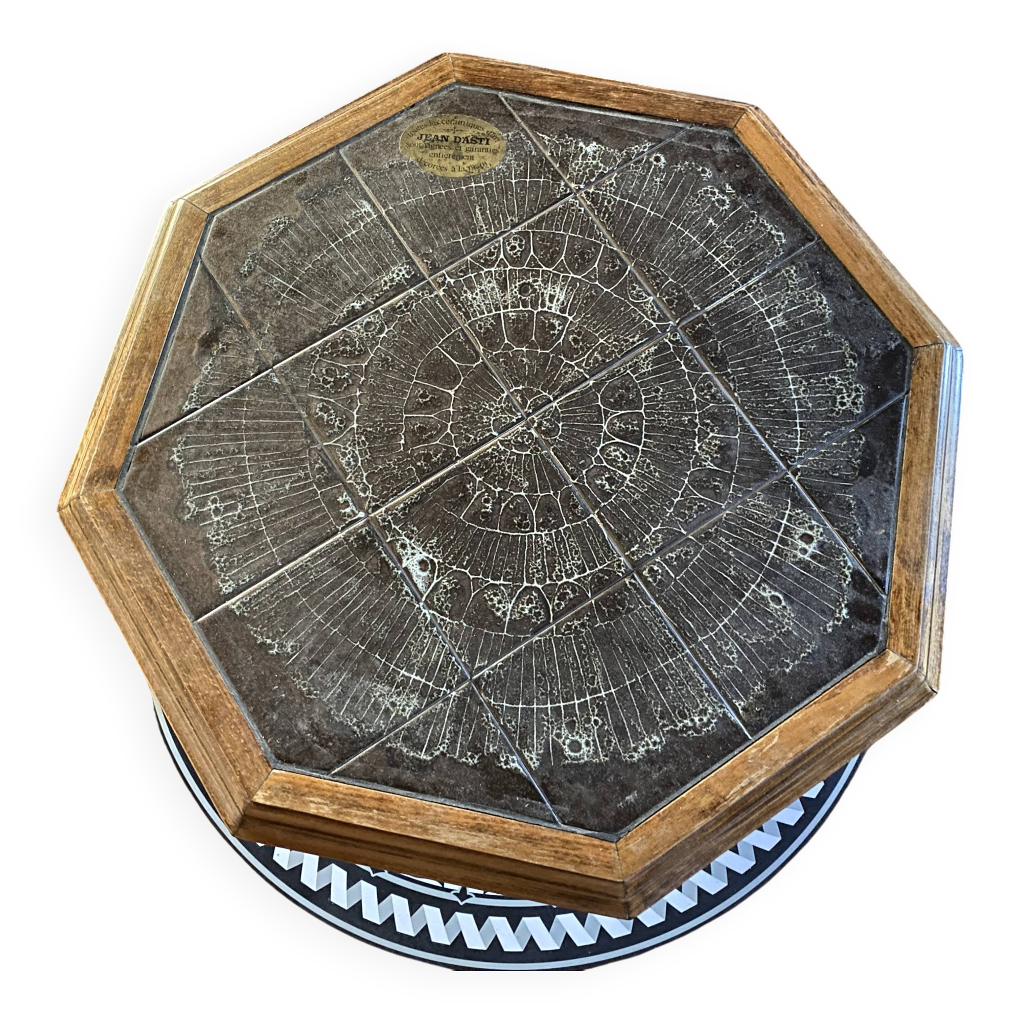 Octagonal coffee table signed by Jean D’Asti