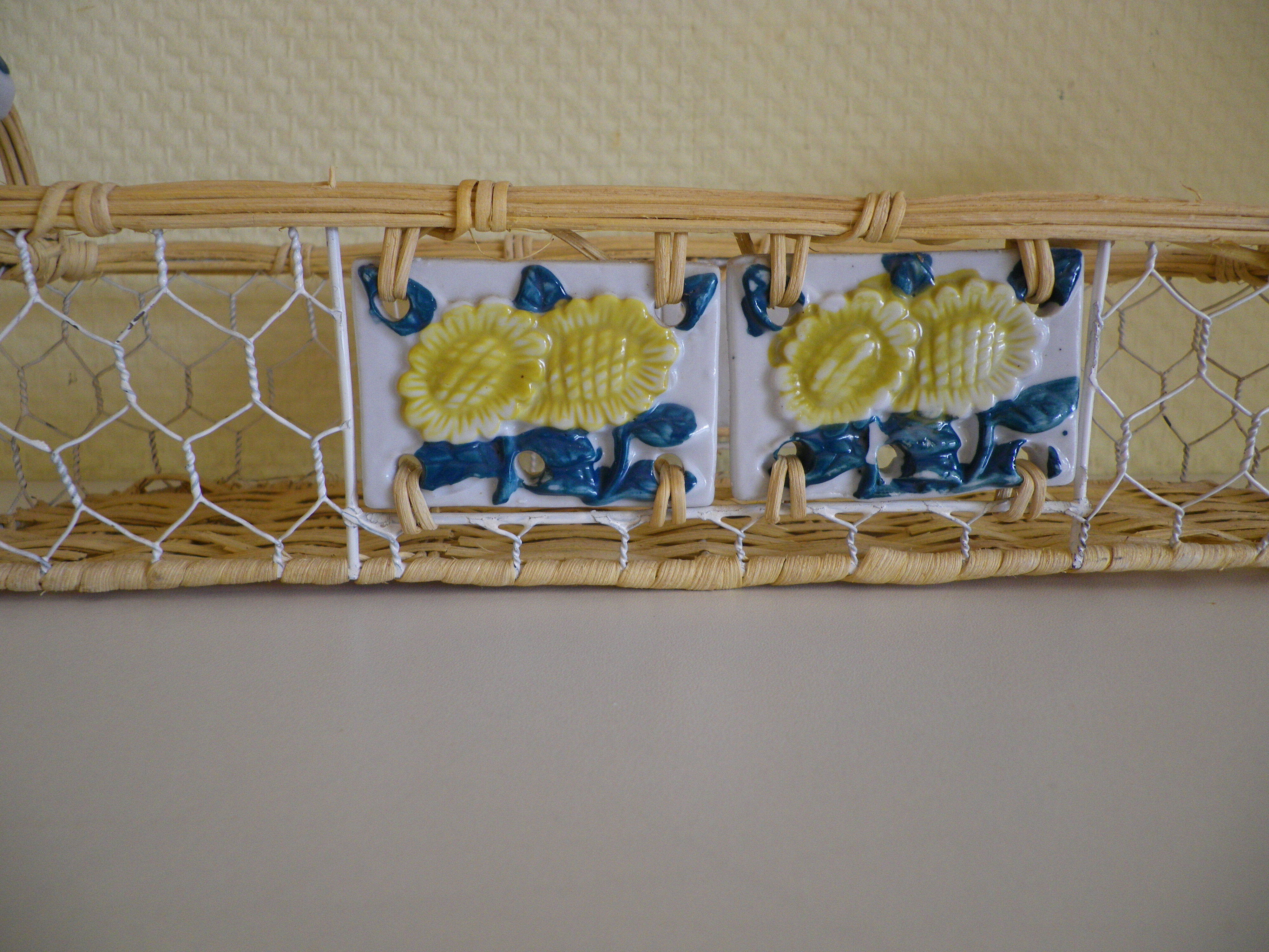 Bread basket, wicker and porcelain fruit - 1970s