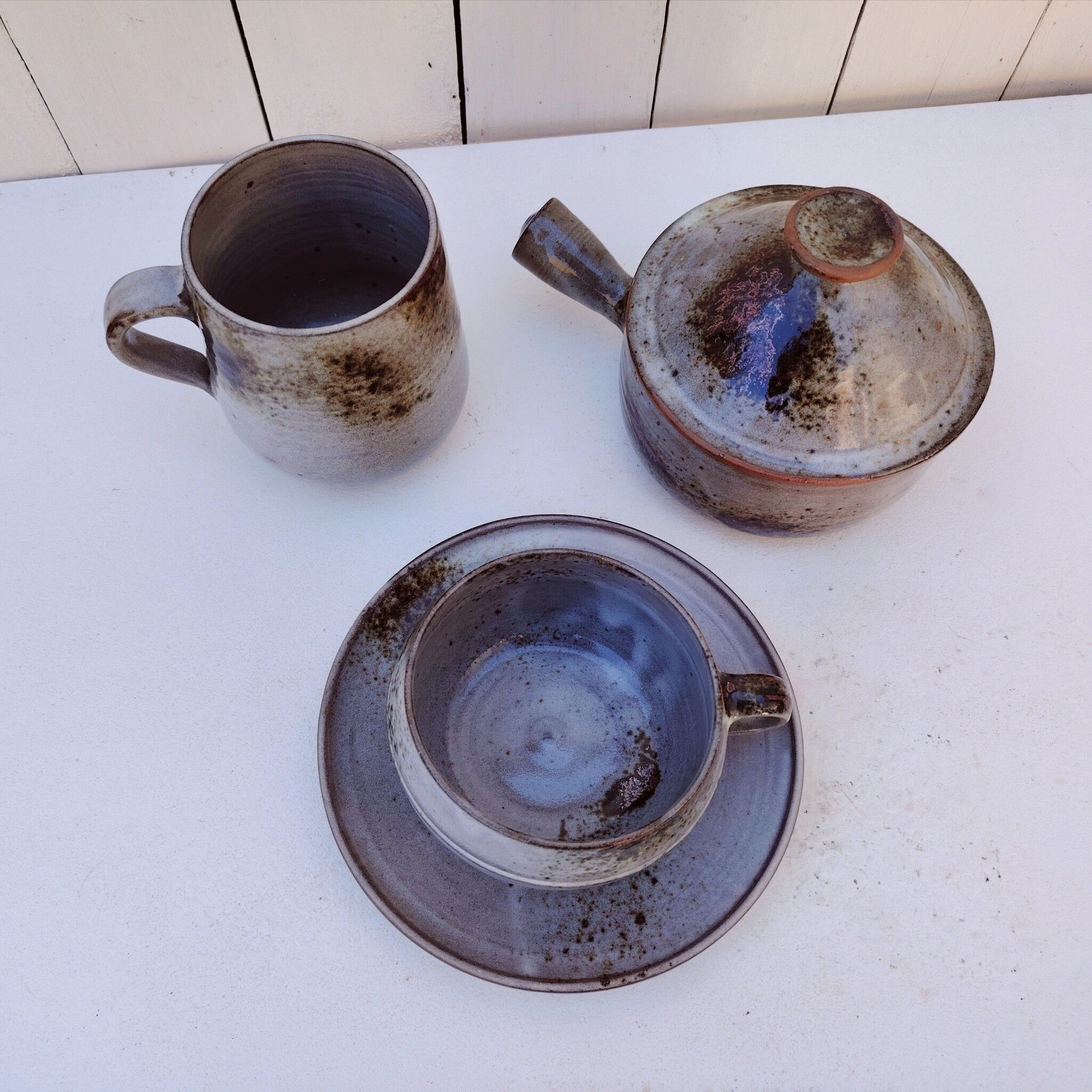 Cup, mug and ceramic fondue pot, Chantal & Thierry Robert