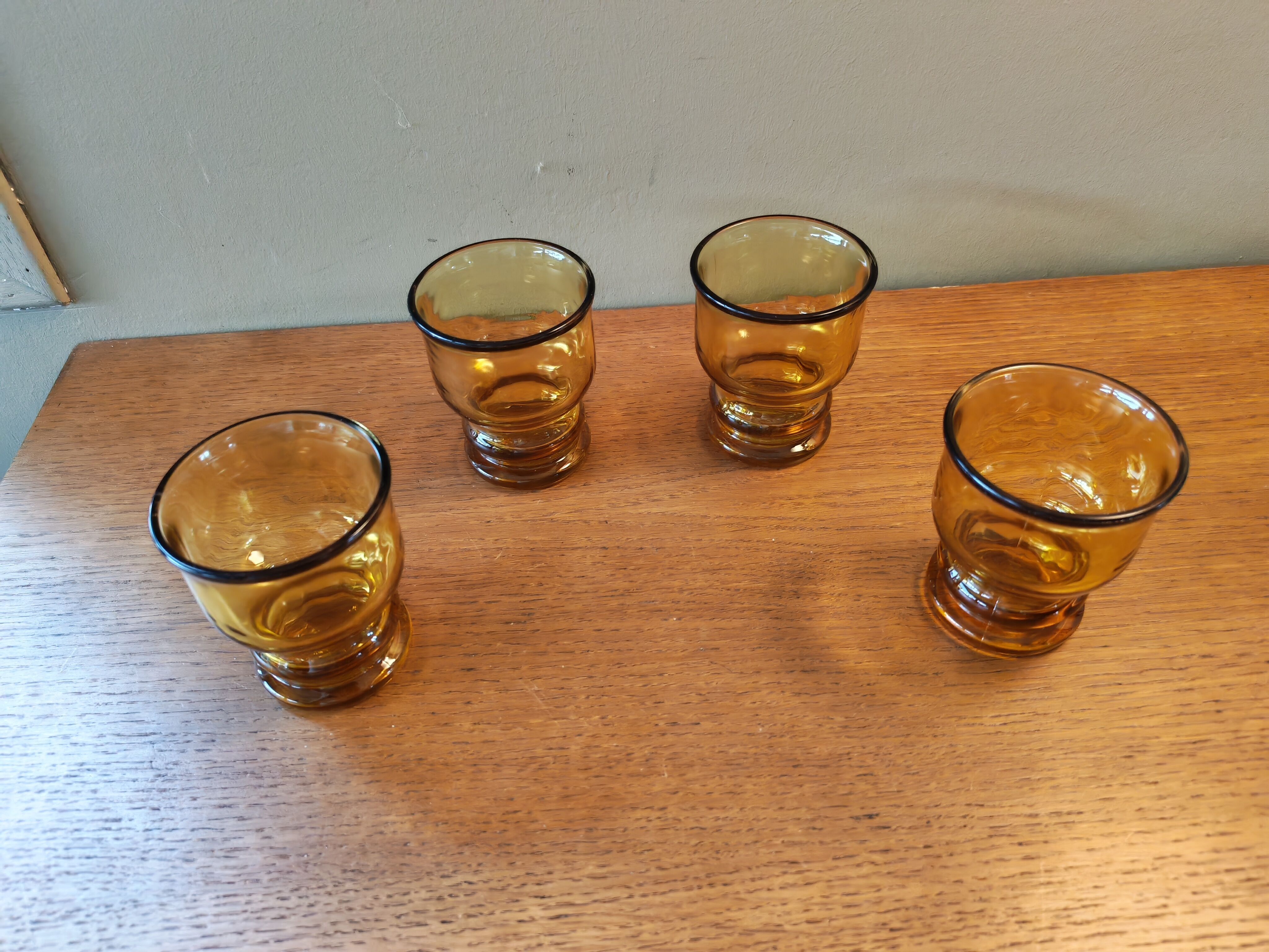 Lot de verres vintage ambre