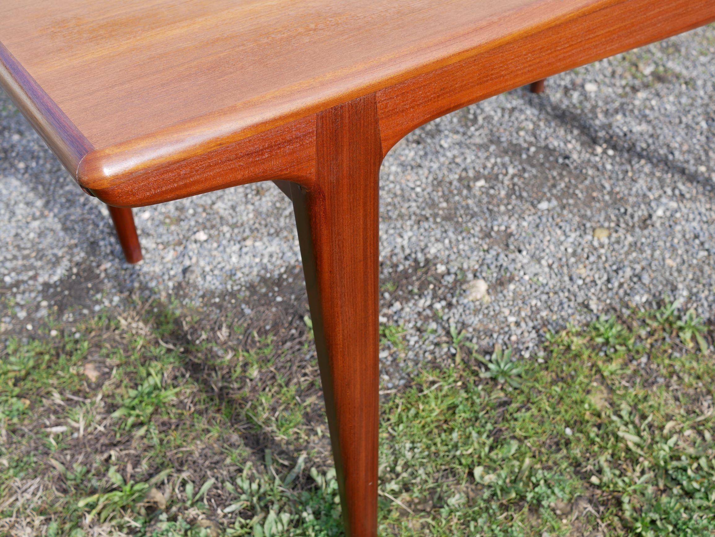 Table de repas scandinave en teck