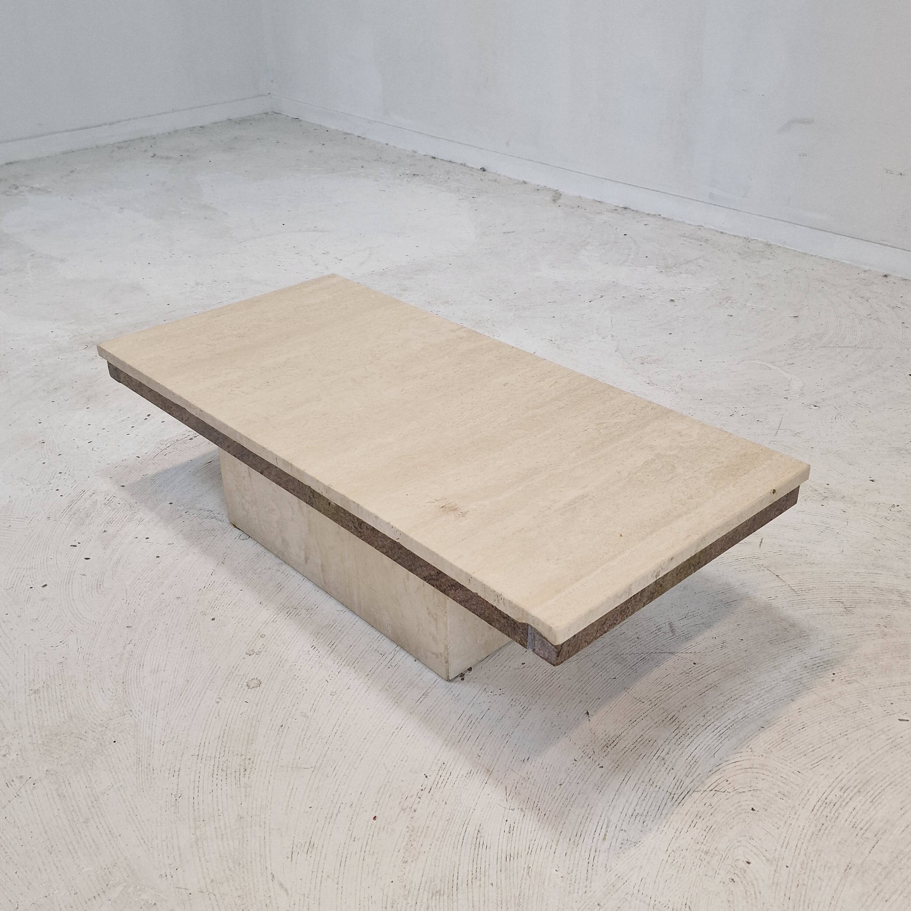 Table basse italienne en travertin et granit