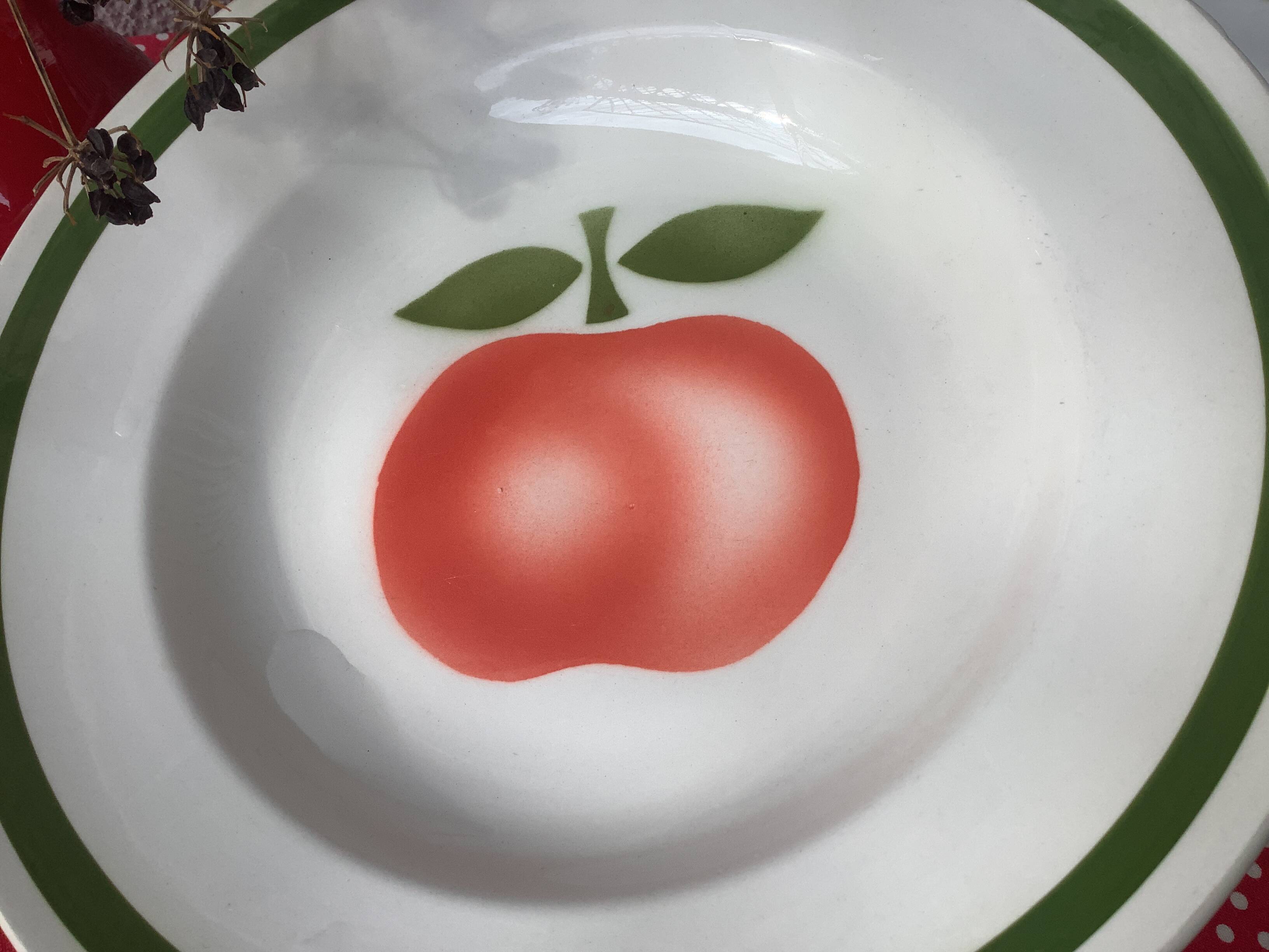 Vintage Moulin des loups Orchies apple plates - grand feu decor - 4 pieces