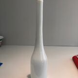 Vase en verre opalin blanc