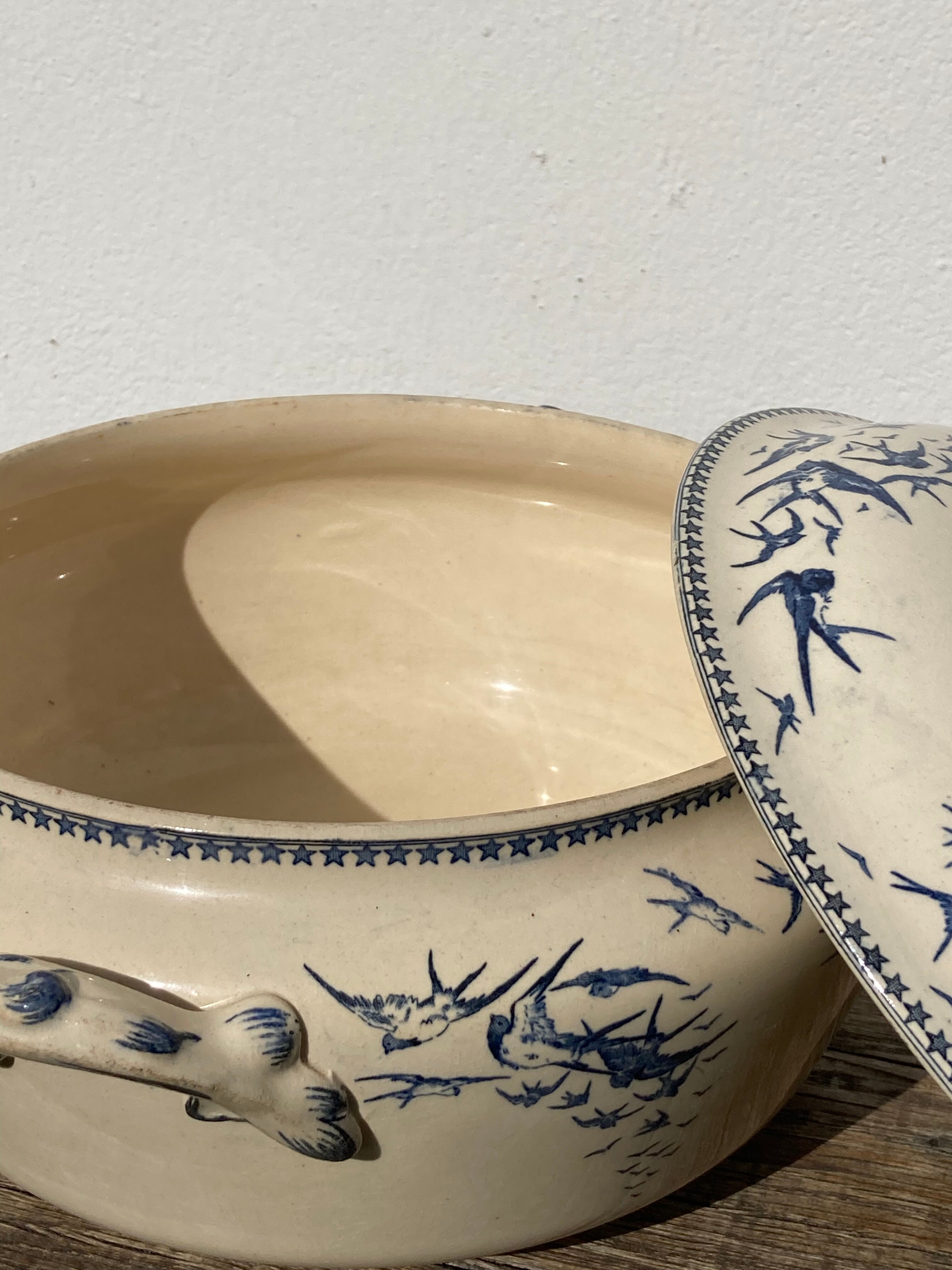 Iron earth tureen, Hirondelle model from the Lafitte factory in Bordeaux - old earthenware