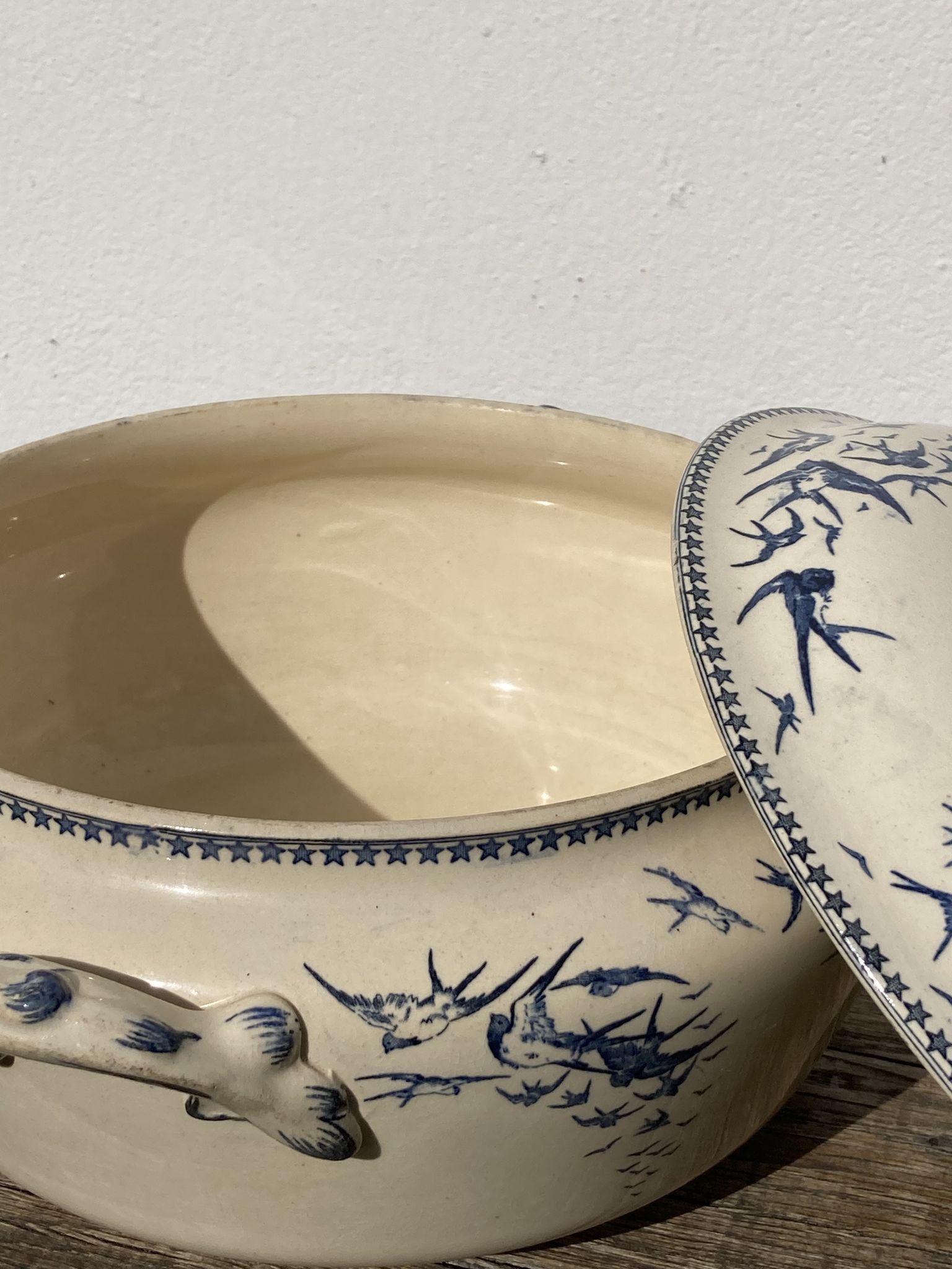 Iron earth tureen, Hirondelle model from the Lafitte factory in Bordeaux - old earthenware