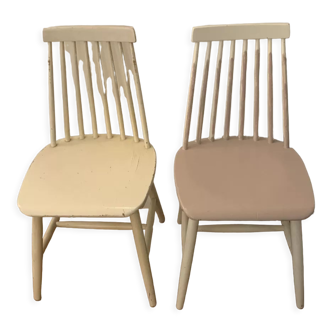 Chaises blanches
