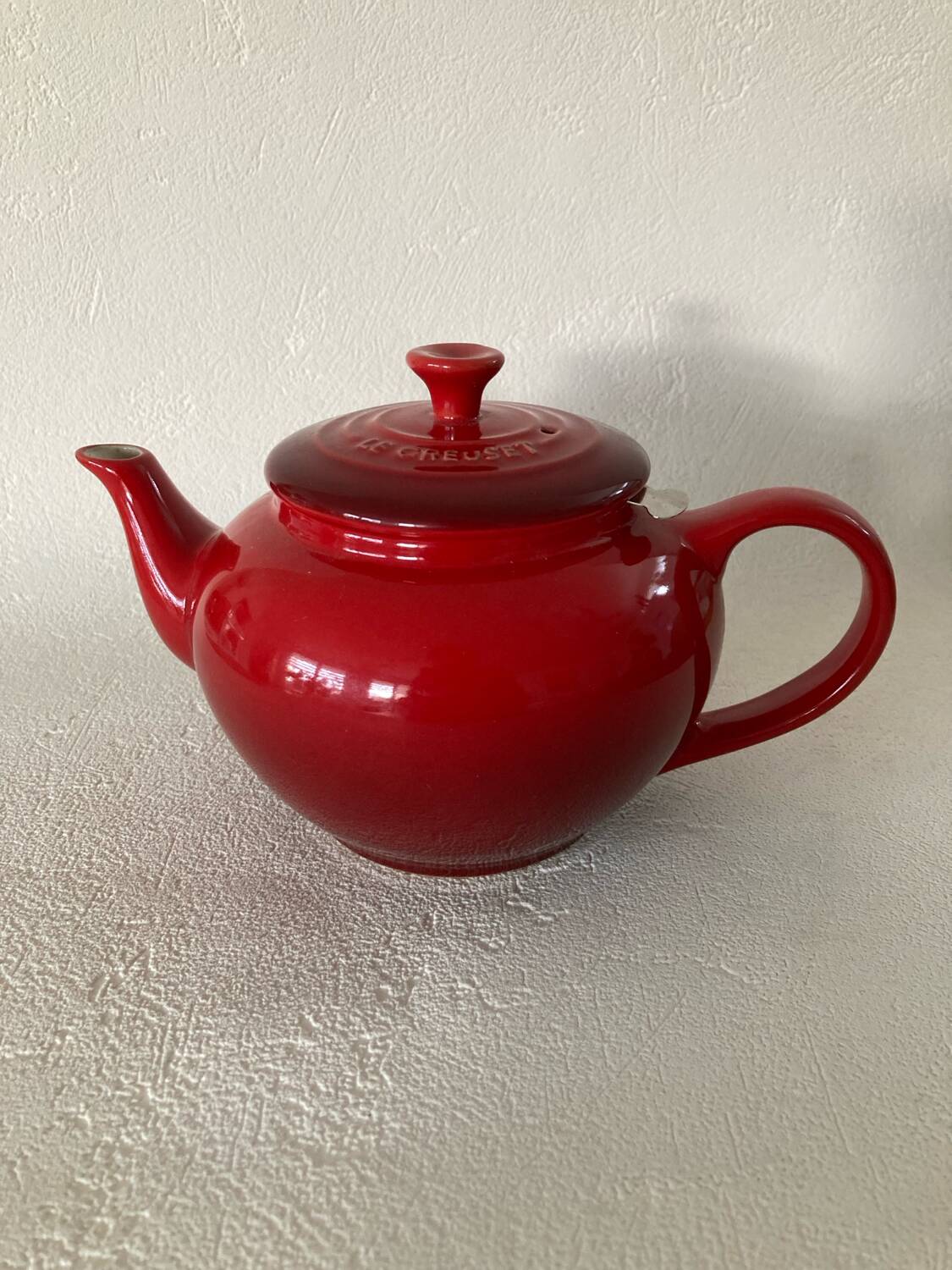 Le Creuset Cherry Red Teapot with Stainless Steel Filter 0.5L