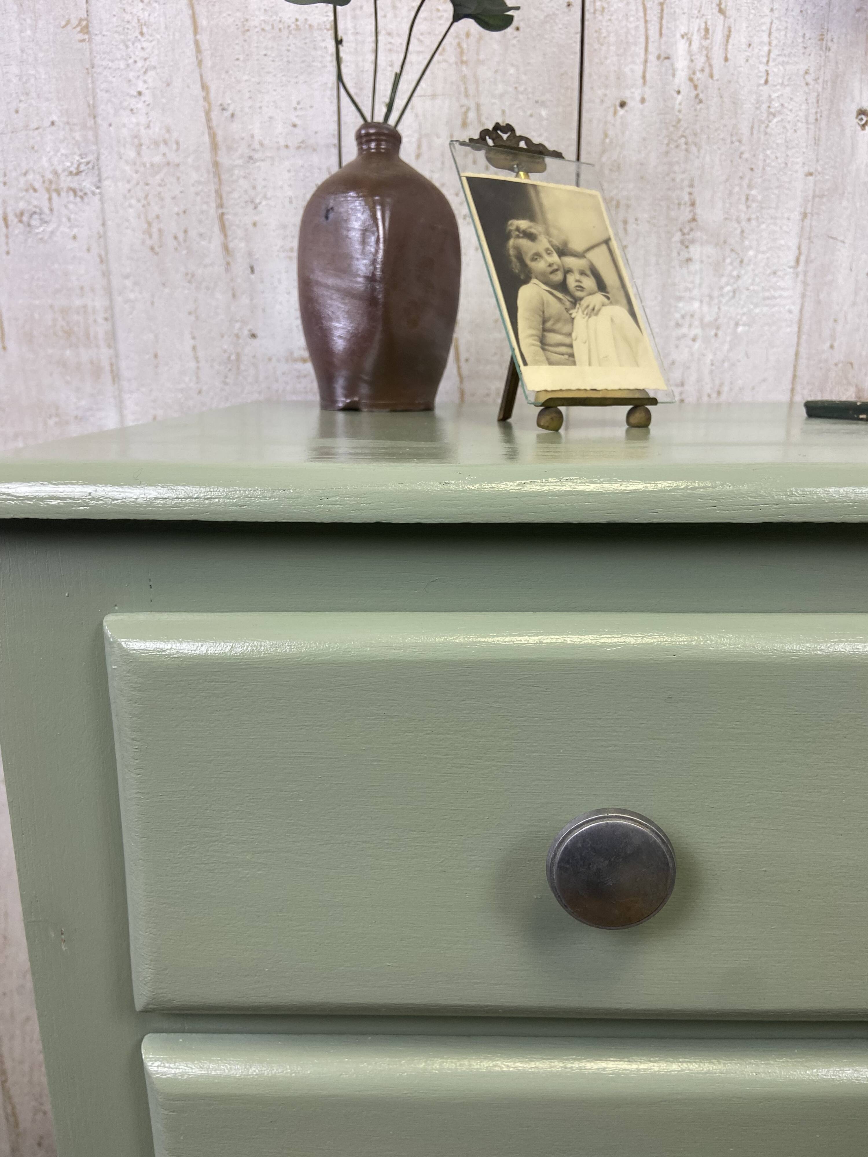 Vintage chest of drawers