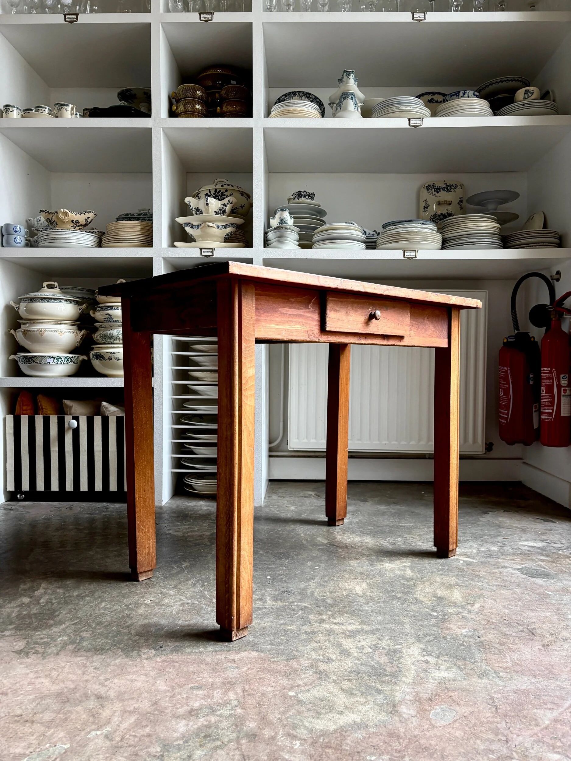 Desk, dark wood table with 1 drawer