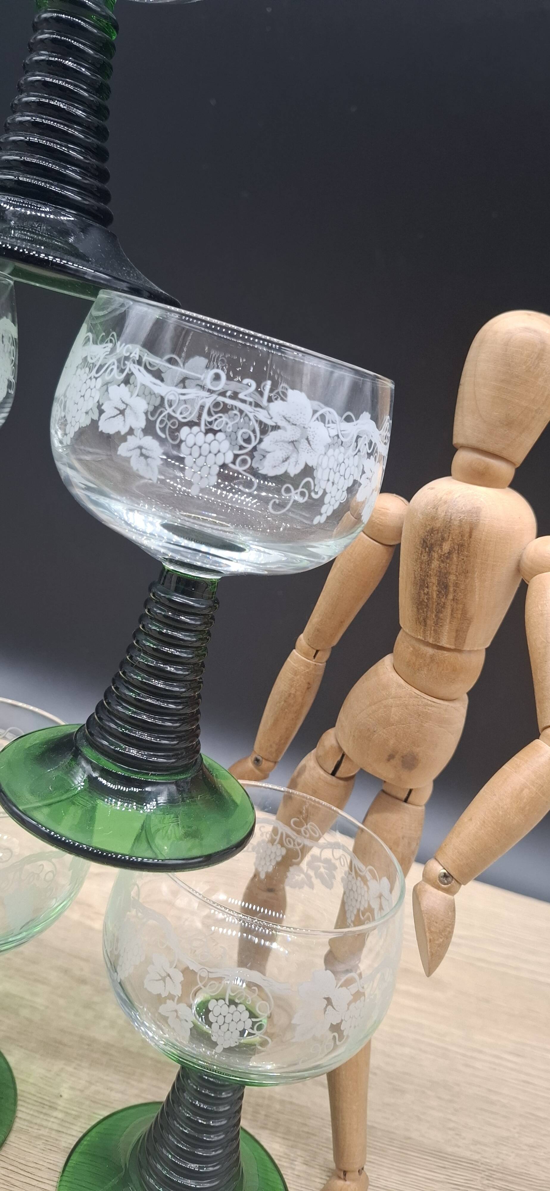 Set of 6 chiseled Roemer wine glasses