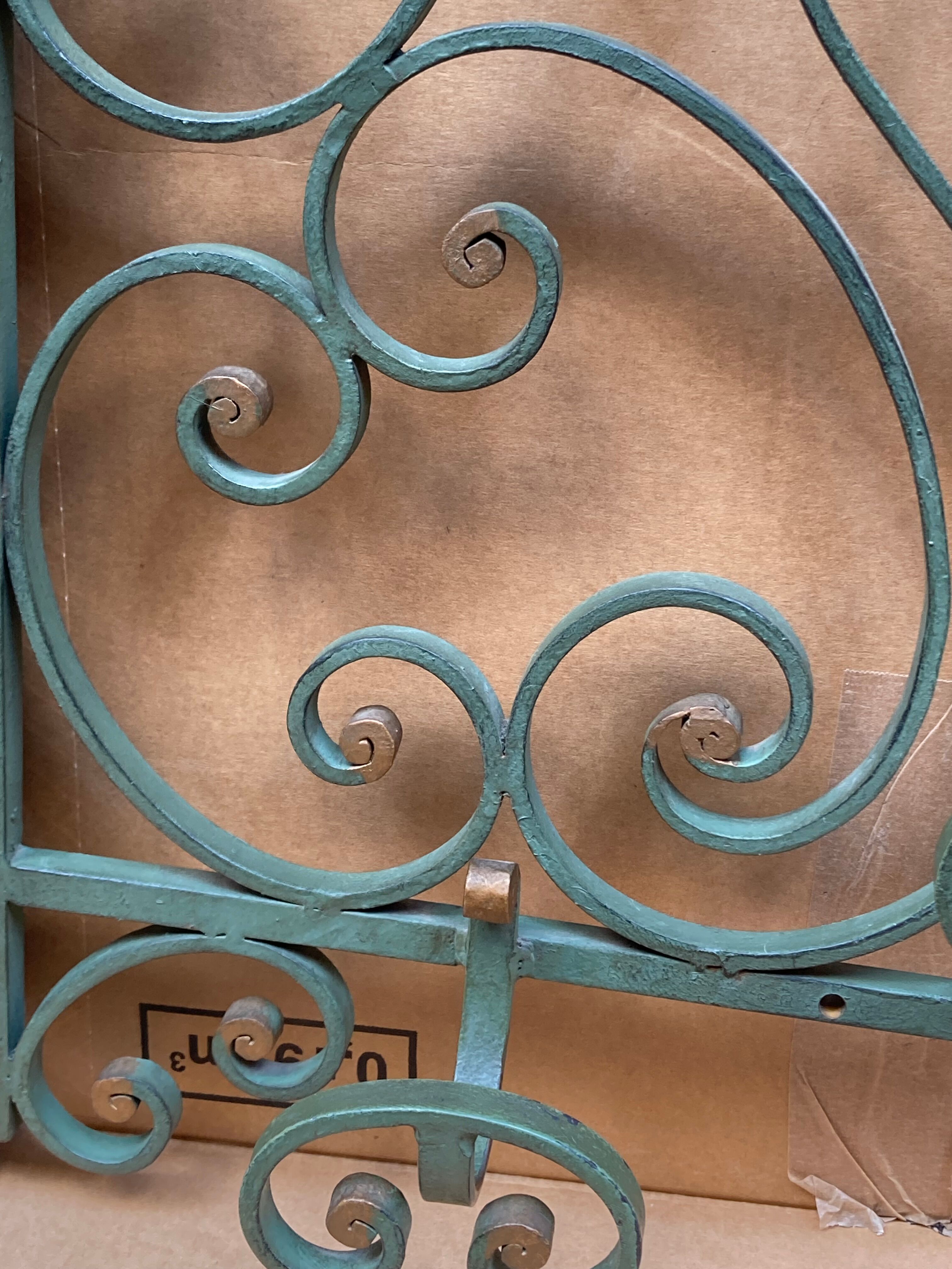 Bronze patina wall dressing room