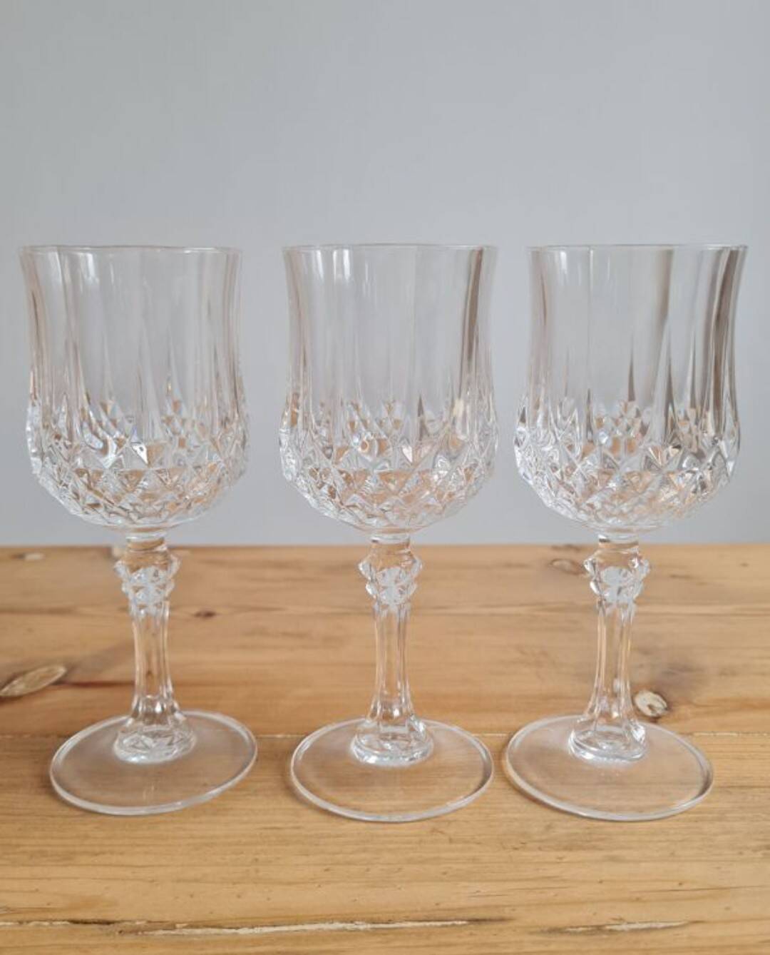 Service of 6 crystal wine glasses