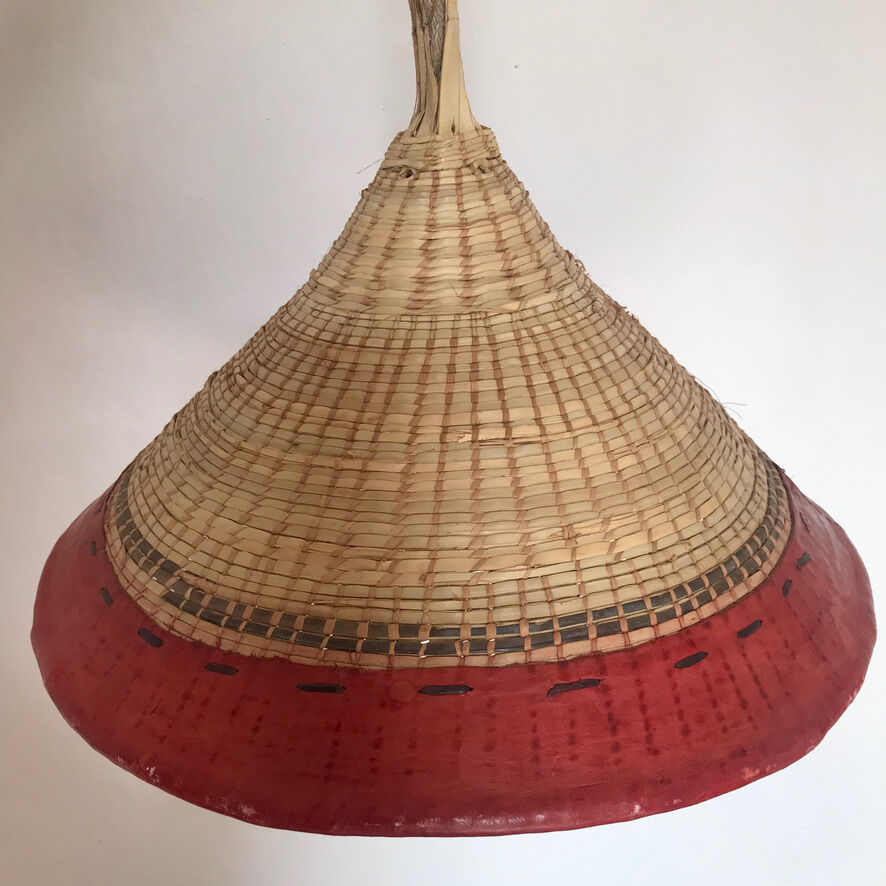 Straw hat suspension