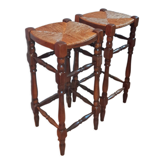 Duo de tabourets de bar bois massif tourné vernis