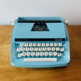 Vintage typewriter for children: Petite Junior De Luxe - in its carrying case