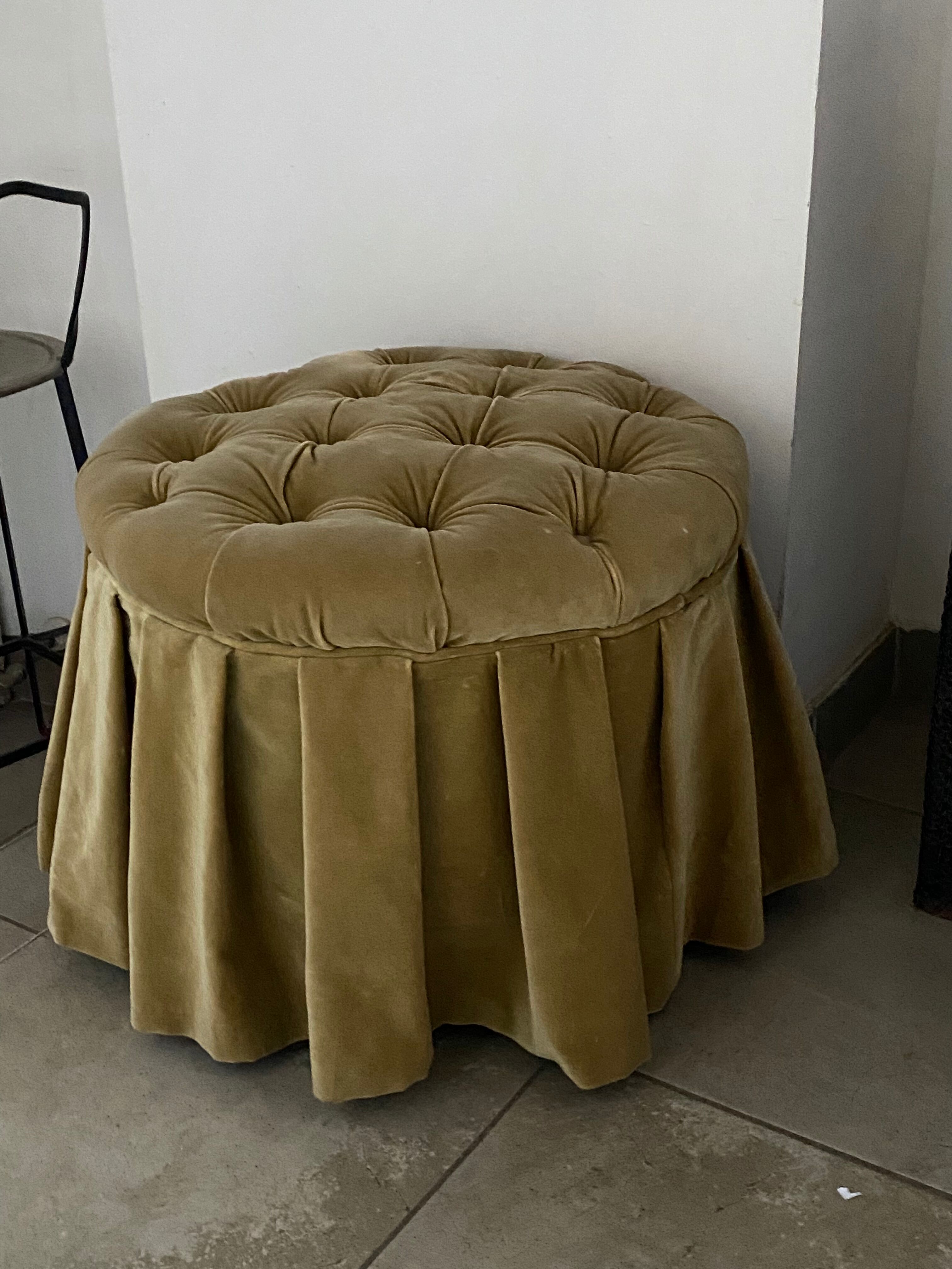 Round velvet pouf