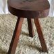 Tabouret tripode brutaliste en chêne massif mid. XXème