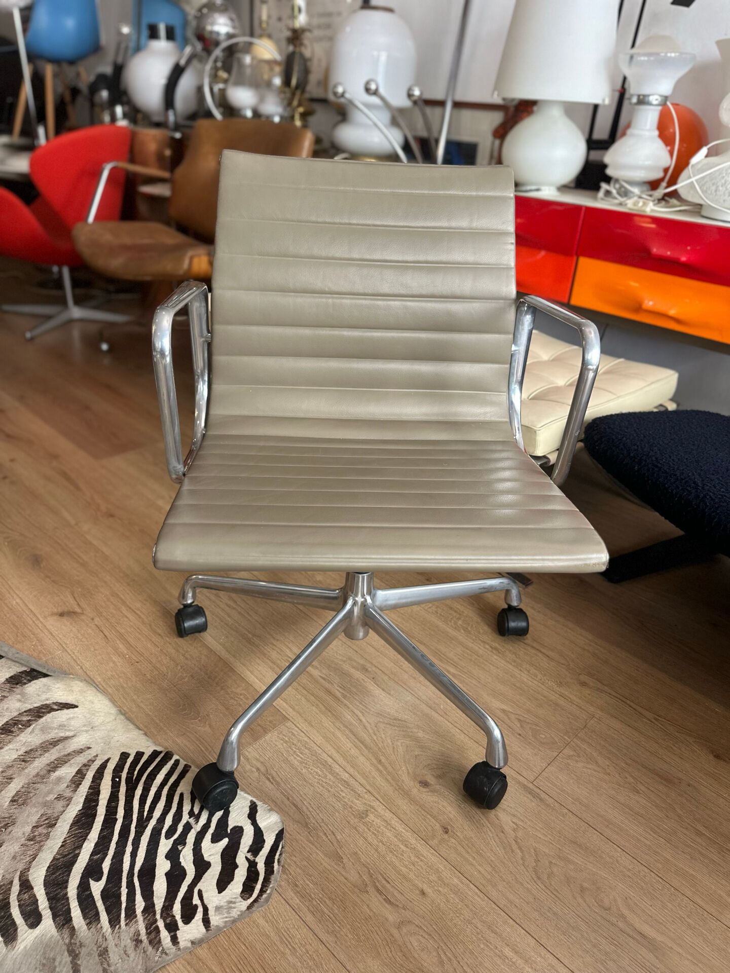 Eames Aluminium Chair office chair for Vitra